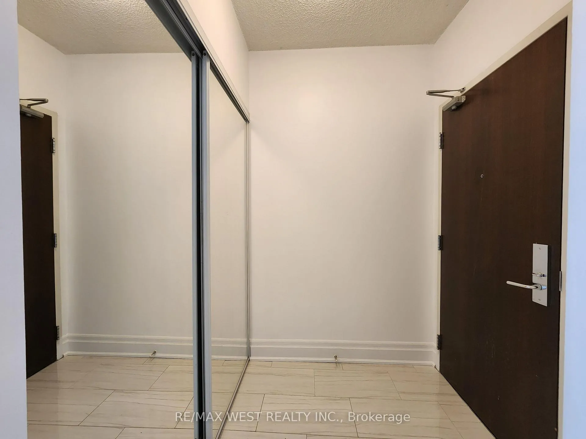 Photo 25 of Unit 409A, 1 Upper Duke Crescent, Markham, Unionville — HOMEH