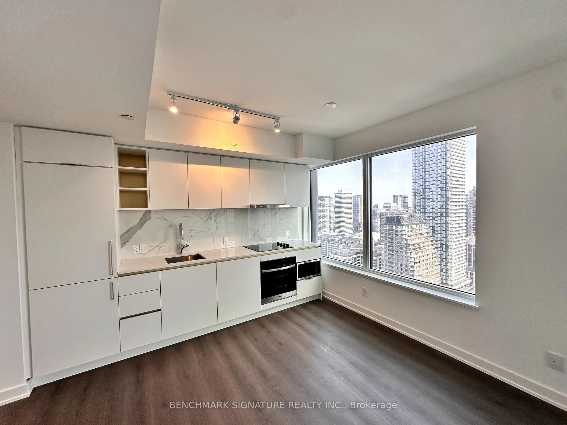 Front of Unit 3515, 8 Wellesley Street W