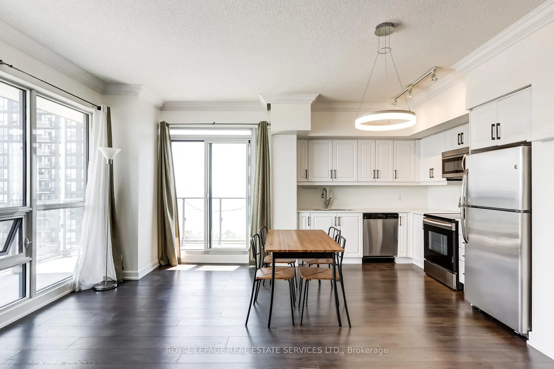 Photo 10 of Unit 3907, 2220 Lakeshore Boulevard W, Etobicoke, Mimico — HOMEH