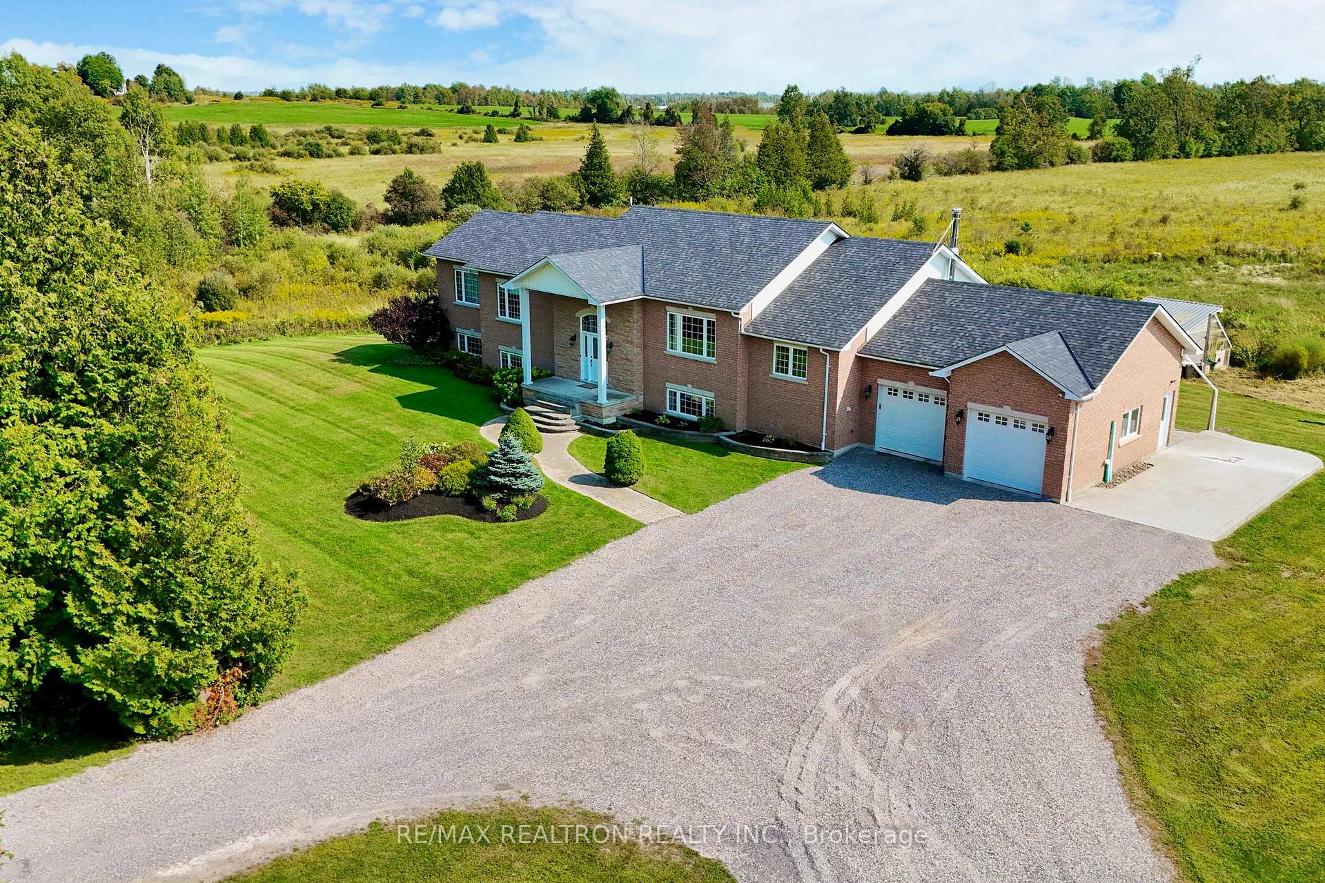 Photo 1 of 1599 Moore Drive, Cavan Monaghan, Cavan Twp — HOMEH