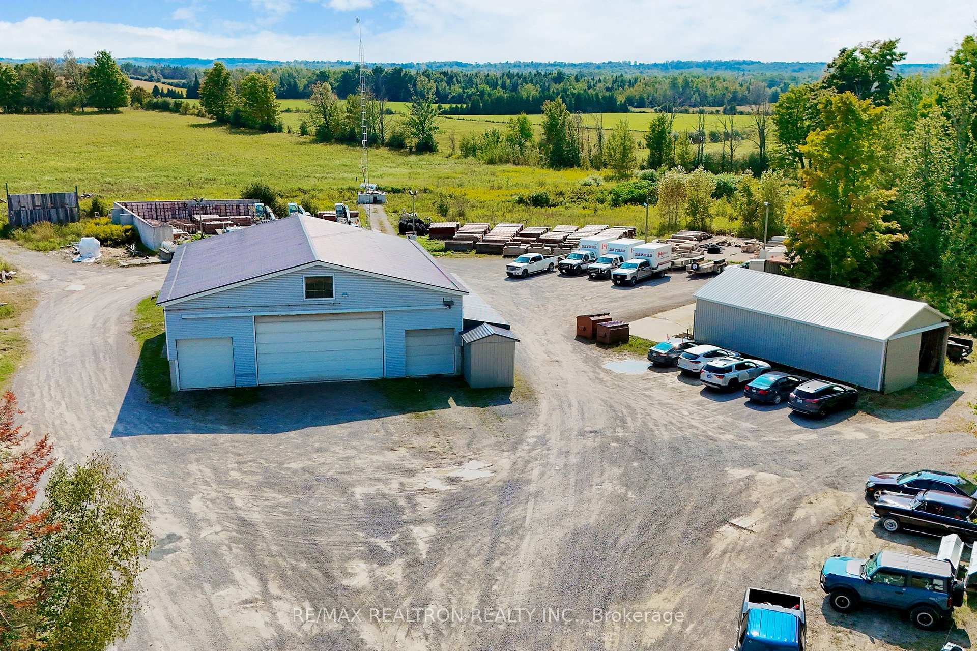 Photo 4 of 1599 Moore Drive, Cavan Monaghan, Cavan Twp — HOMEH