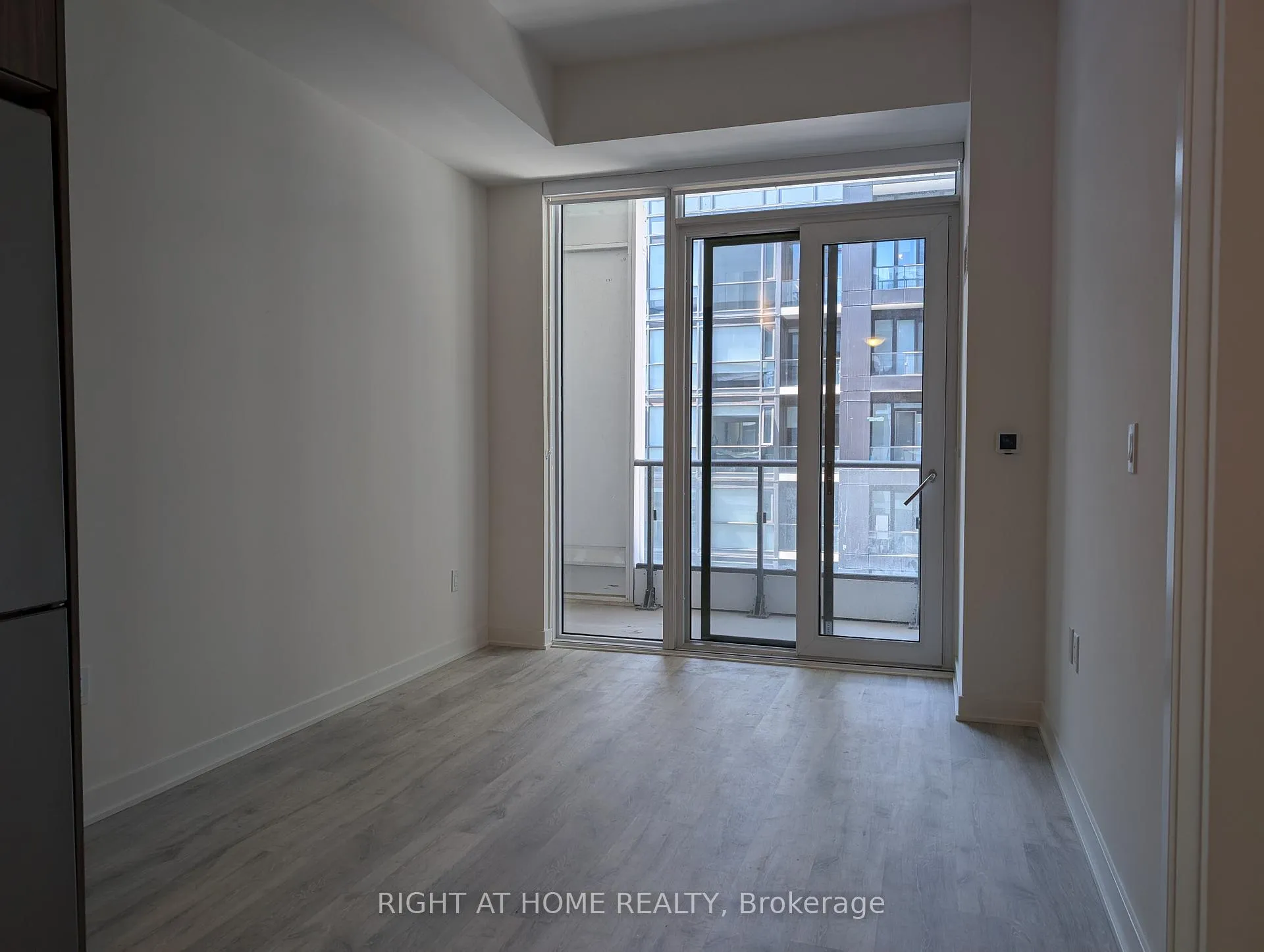 Photo 6 of Unit 1722, 70 Princess Street, Toronto, Moss Park — HOMEH