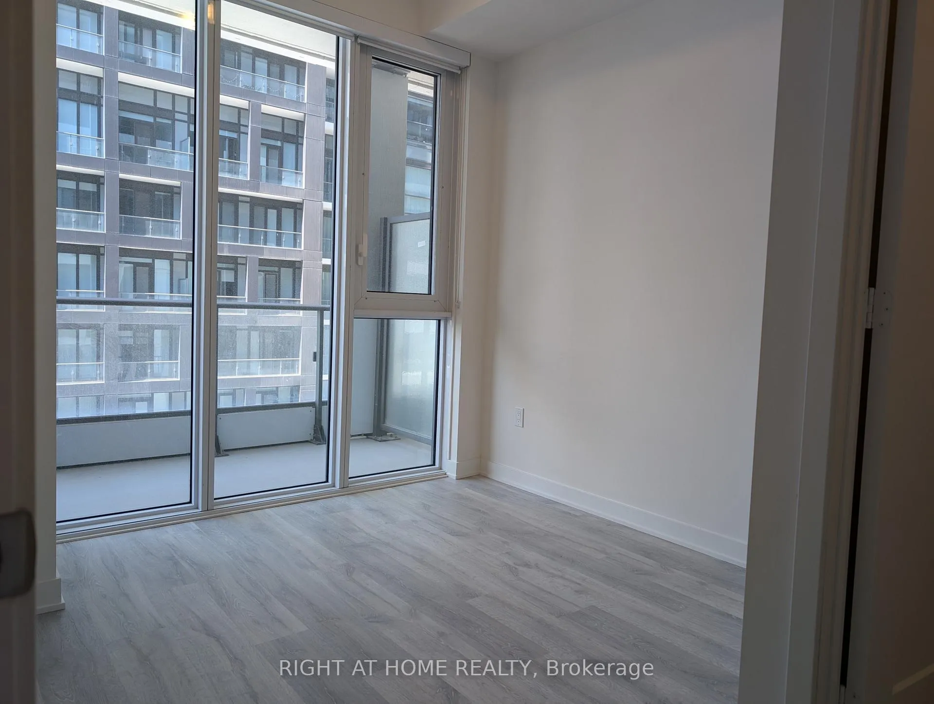 Photo 7 of Unit 1722, 70 Princess Street, Toronto, Moss Park — HOMEH