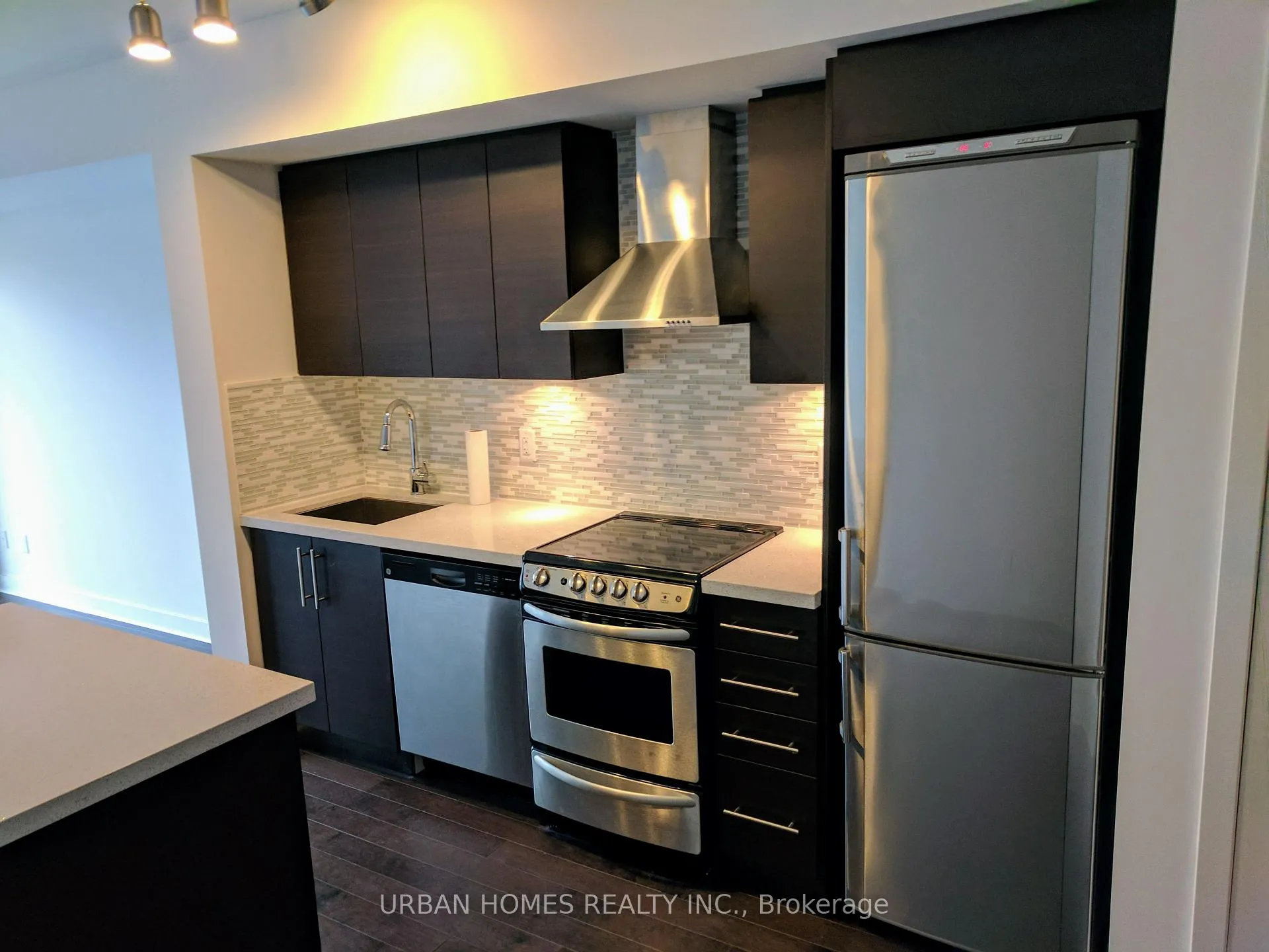 Photo 10 of Unit 1605, 58 Orchard View Boulevard, Toronto, Yonge-Eglinton — HOMEH