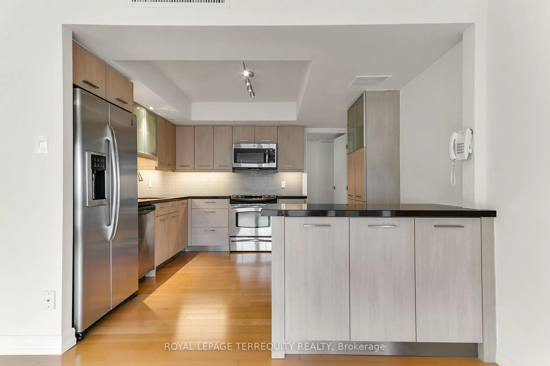 Photo 16 of Unit 3110, 65 Harbour Square, Toronto, Waterfront Communities — HOMEH