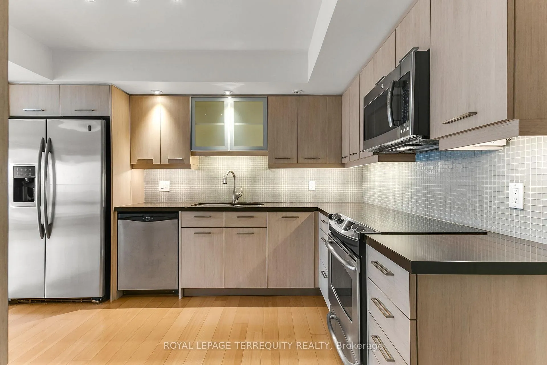 Photo 19 of Unit 3110, 65 Harbour Square, Toronto, Waterfront Communities — HOMEH