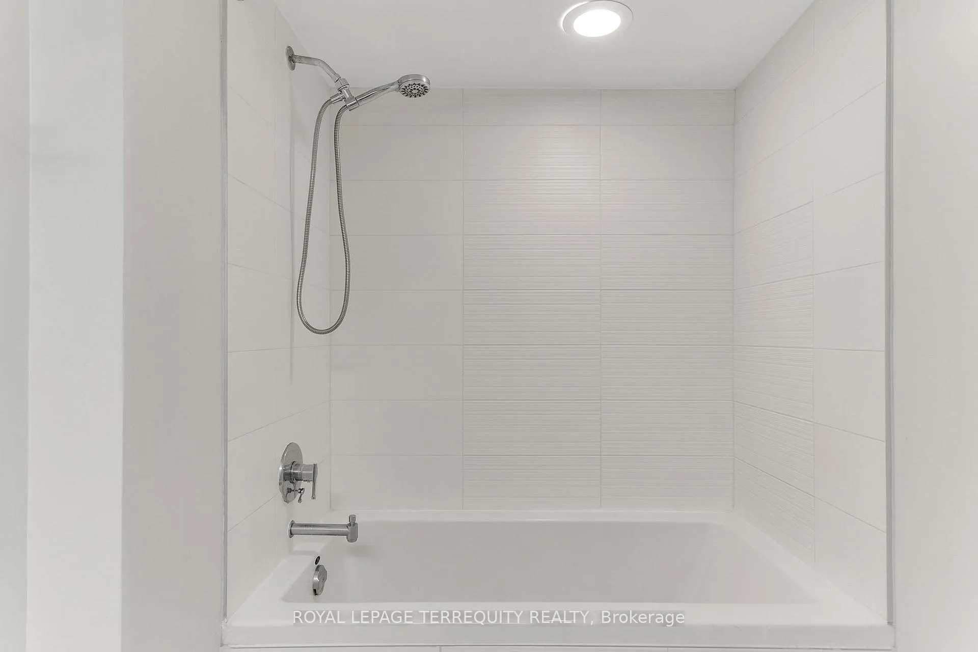 Photo 28 of Unit 3110, 65 Harbour Square, Toronto, Waterfront Communities — HOMEH