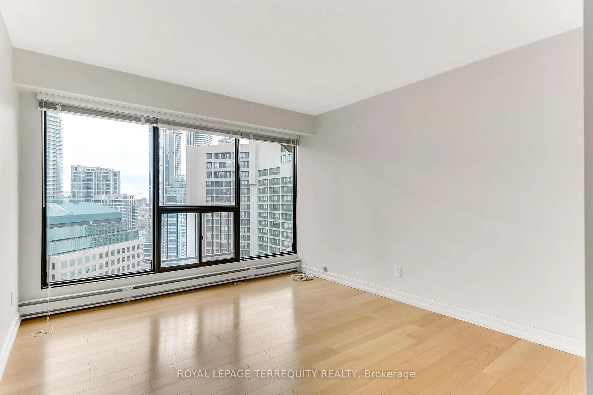 Photo 29 of Unit 3110, 65 Harbour Square, Toronto, Waterfront Communities — HOMEH