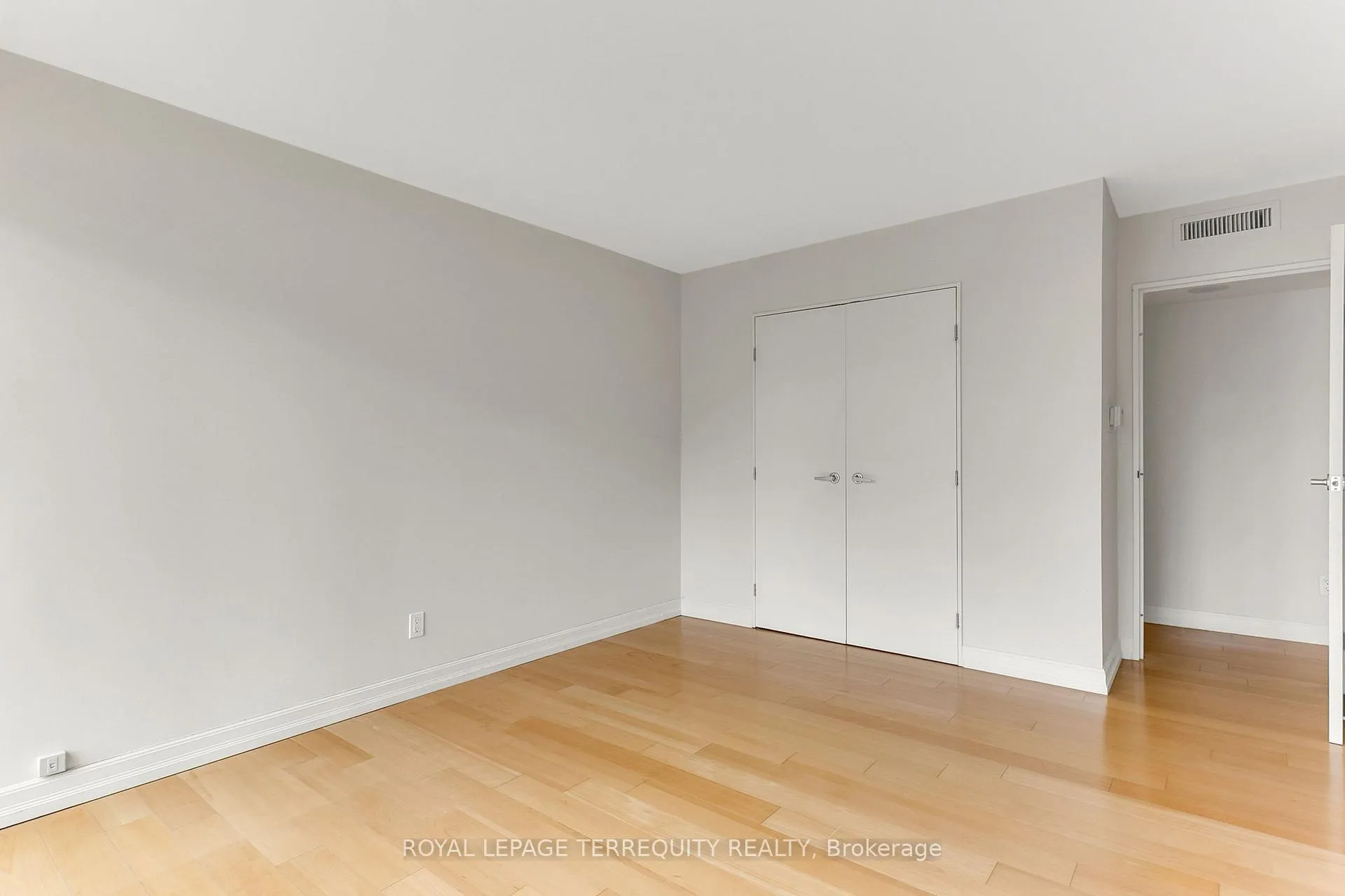Photo 30 of Unit 3110, 65 Harbour Square, Toronto, Waterfront Communities — HOMEH