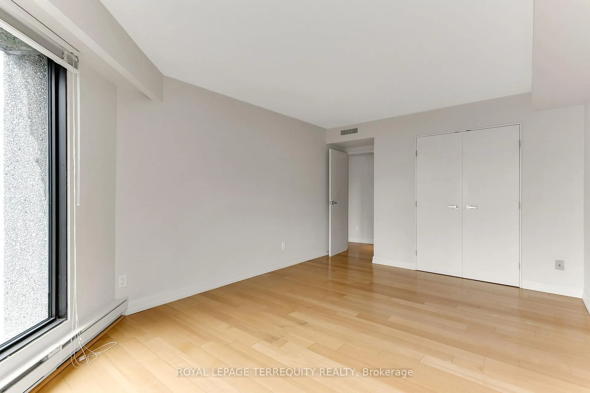 Photo 32 of Unit 3110, 65 Harbour Square, Toronto, Waterfront Communities — HOMEH