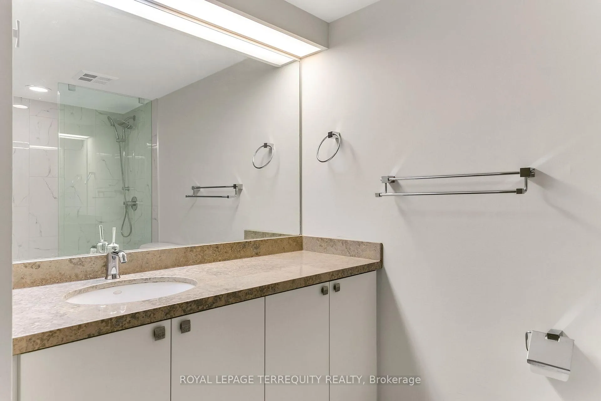 Photo 33 of Unit 3110, 65 Harbour Square, Toronto, Waterfront Communities — HOMEH