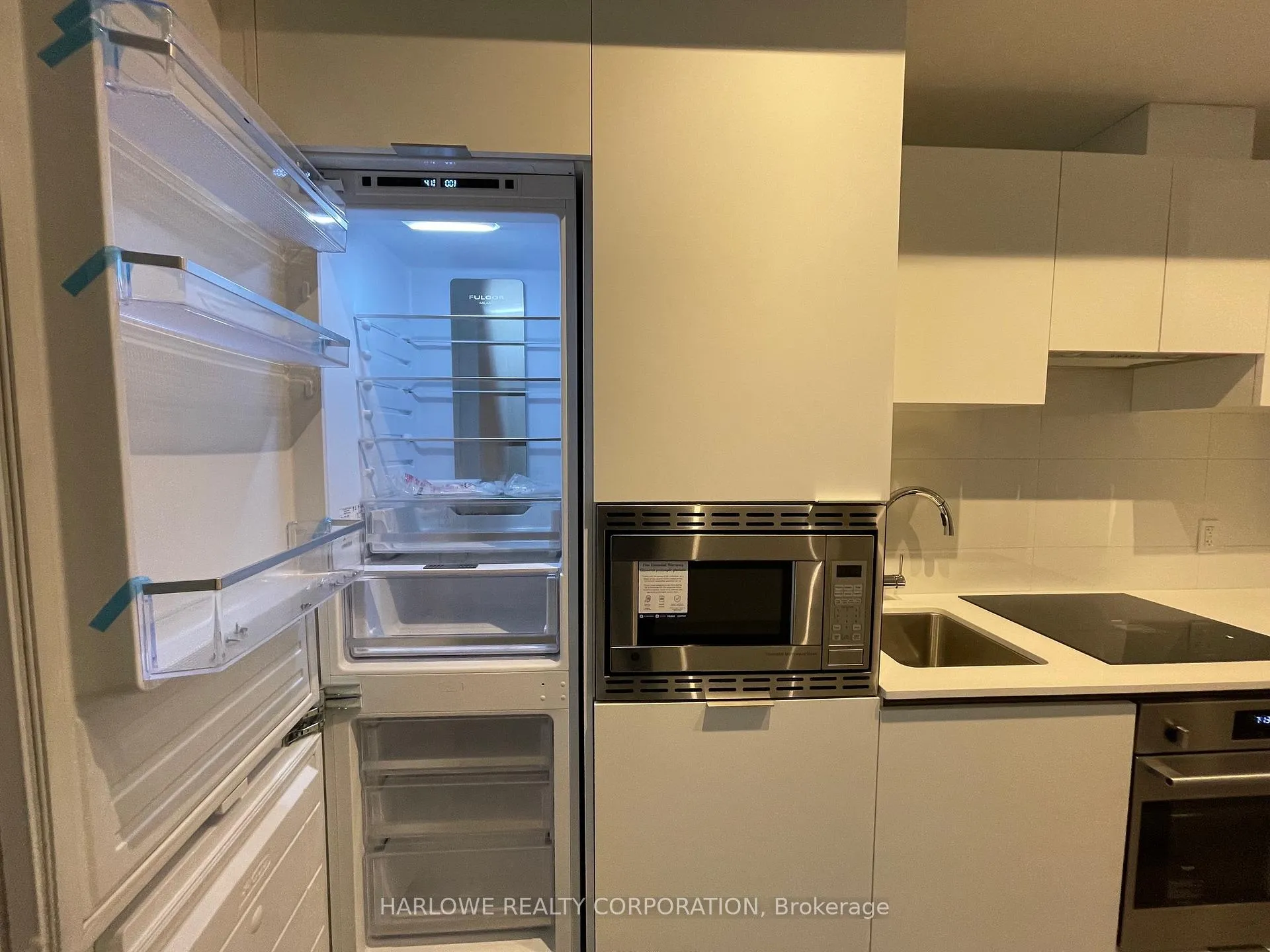 Photo 3 of Unit 2120, 230 Simcoe Street, Toronto, Kensington-Chinatown — HOMEH