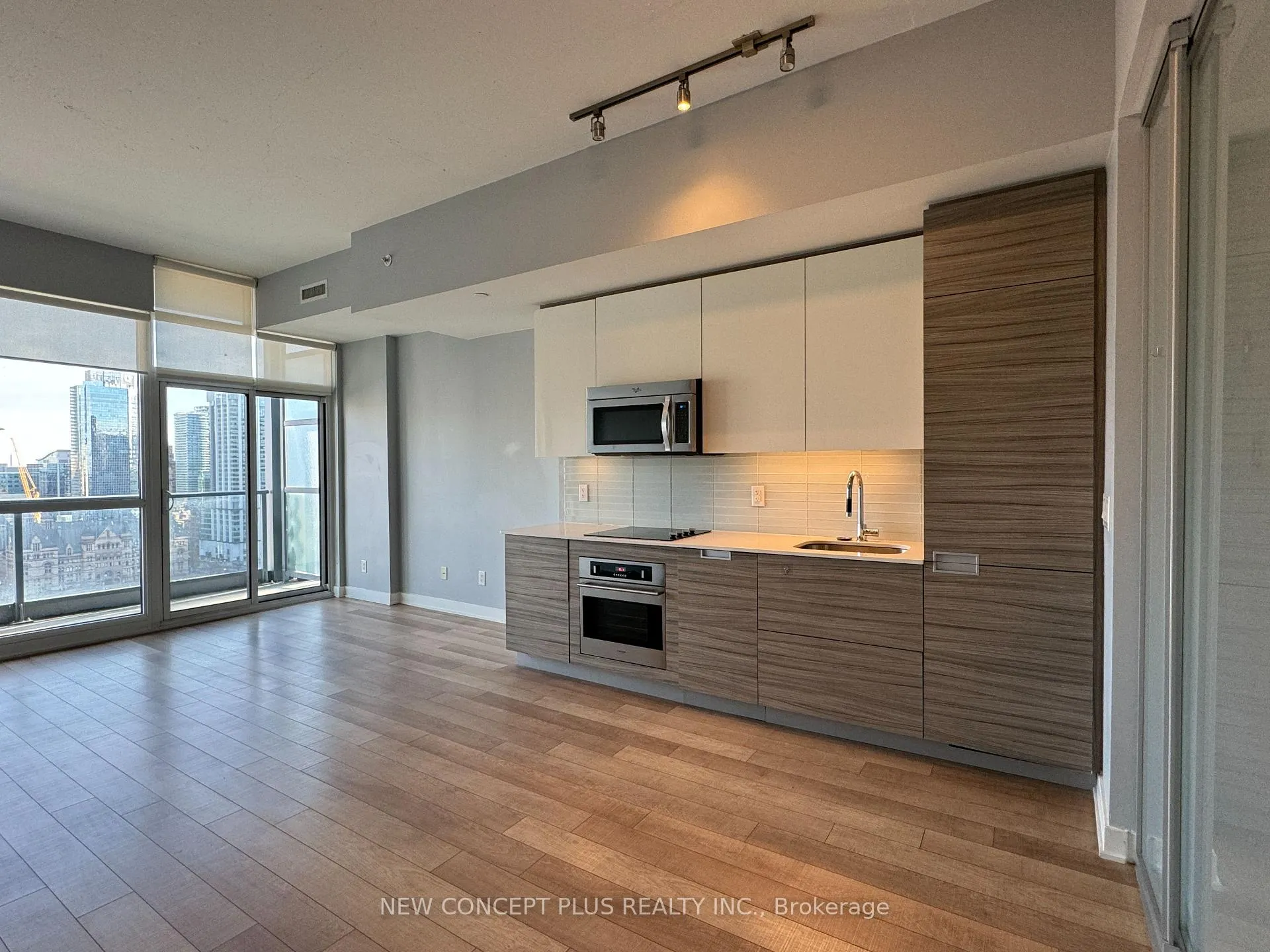 Photo 2 of Unit 2406, 210 Simcoe Street, Toronto, Kensington-Chinatown — HOMEH