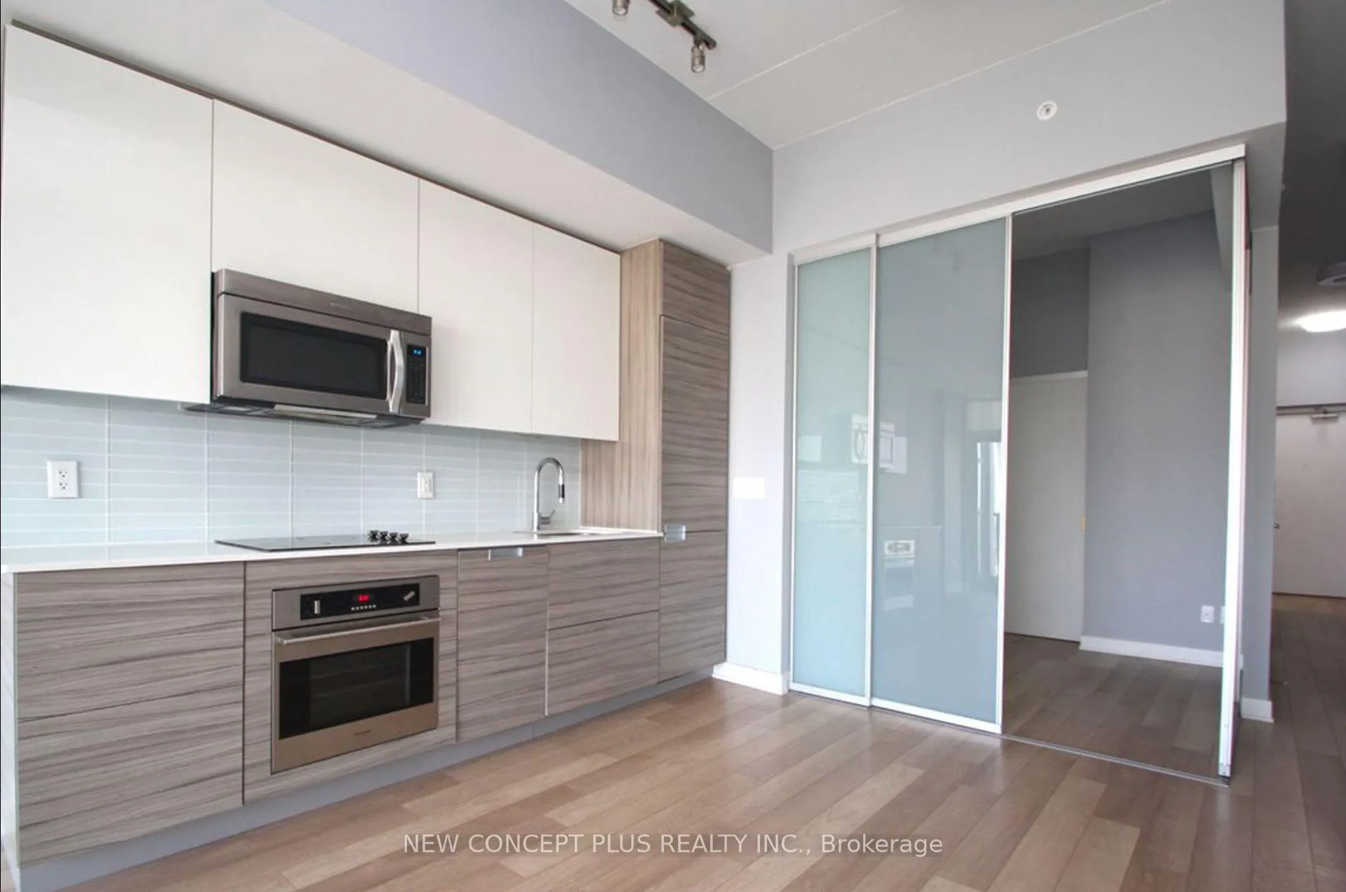 Photo 5 of Unit 2406, 210 Simcoe Street, Toronto, Kensington-Chinatown — HOMEH