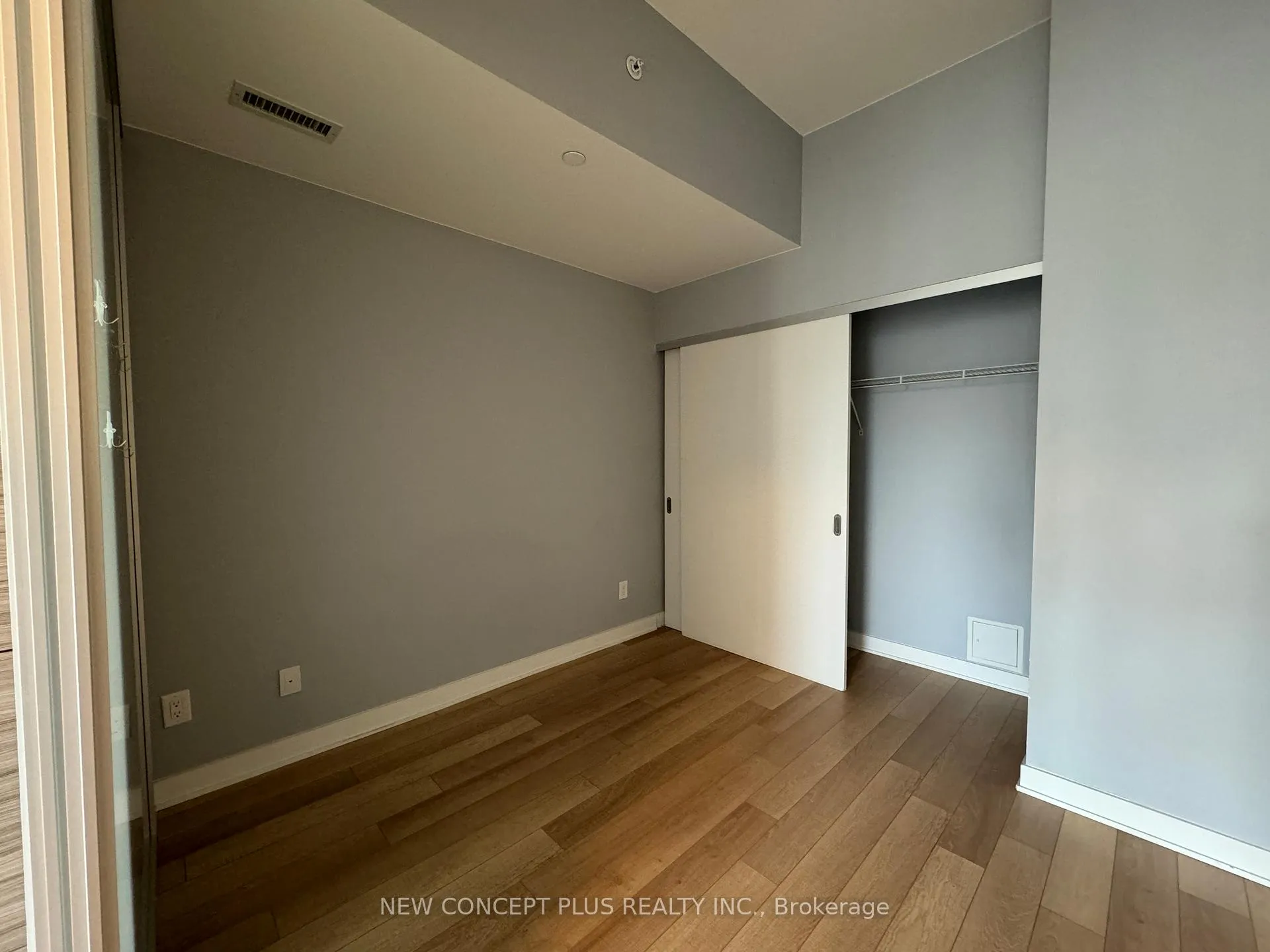 Photo 7 of Unit 2406, 210 Simcoe Street, Toronto, Kensington-Chinatown — HOMEH