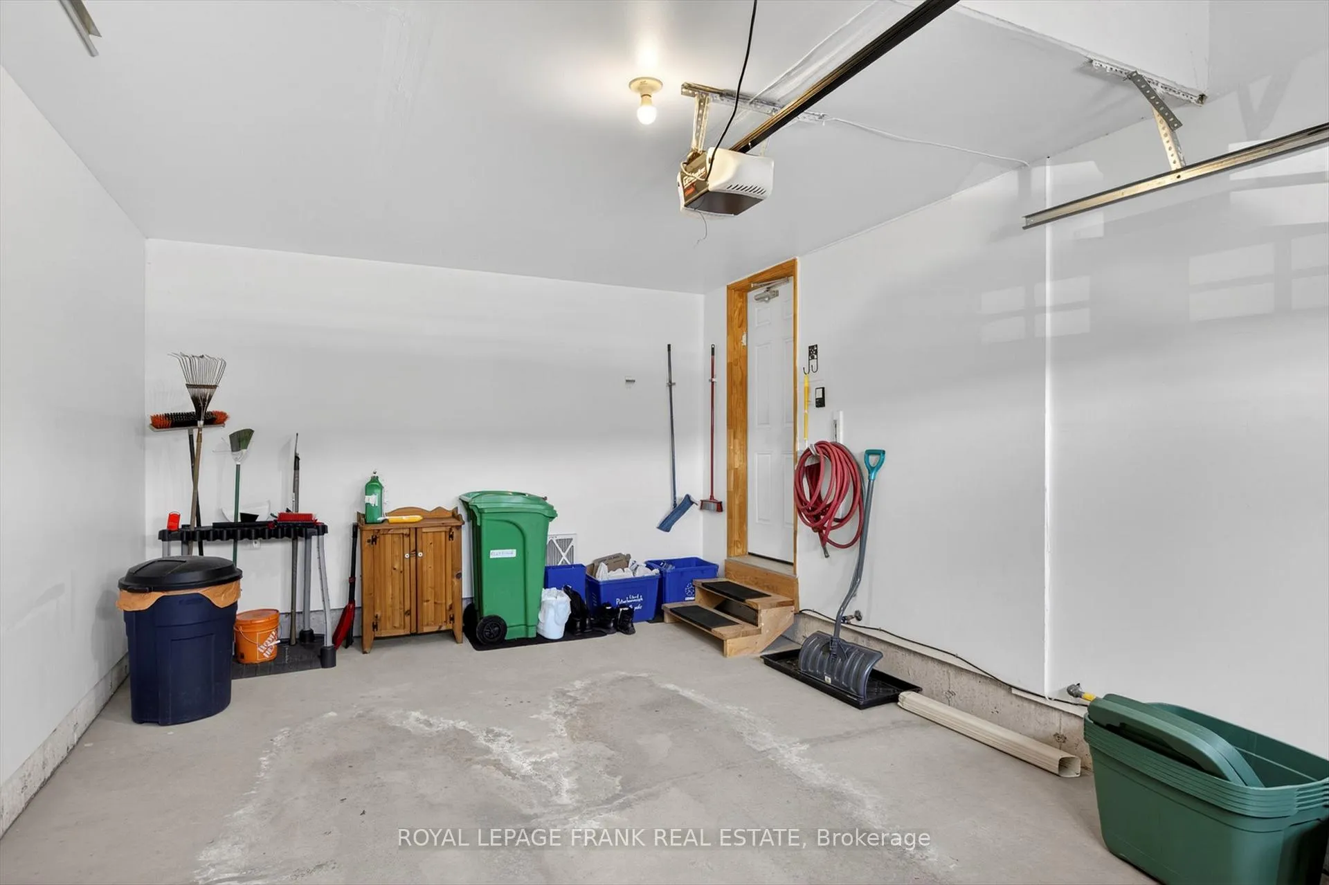 Photo 42 of 1527 Ireland Drive, Peterborough, Monaghan Ward 2 — HOMEH