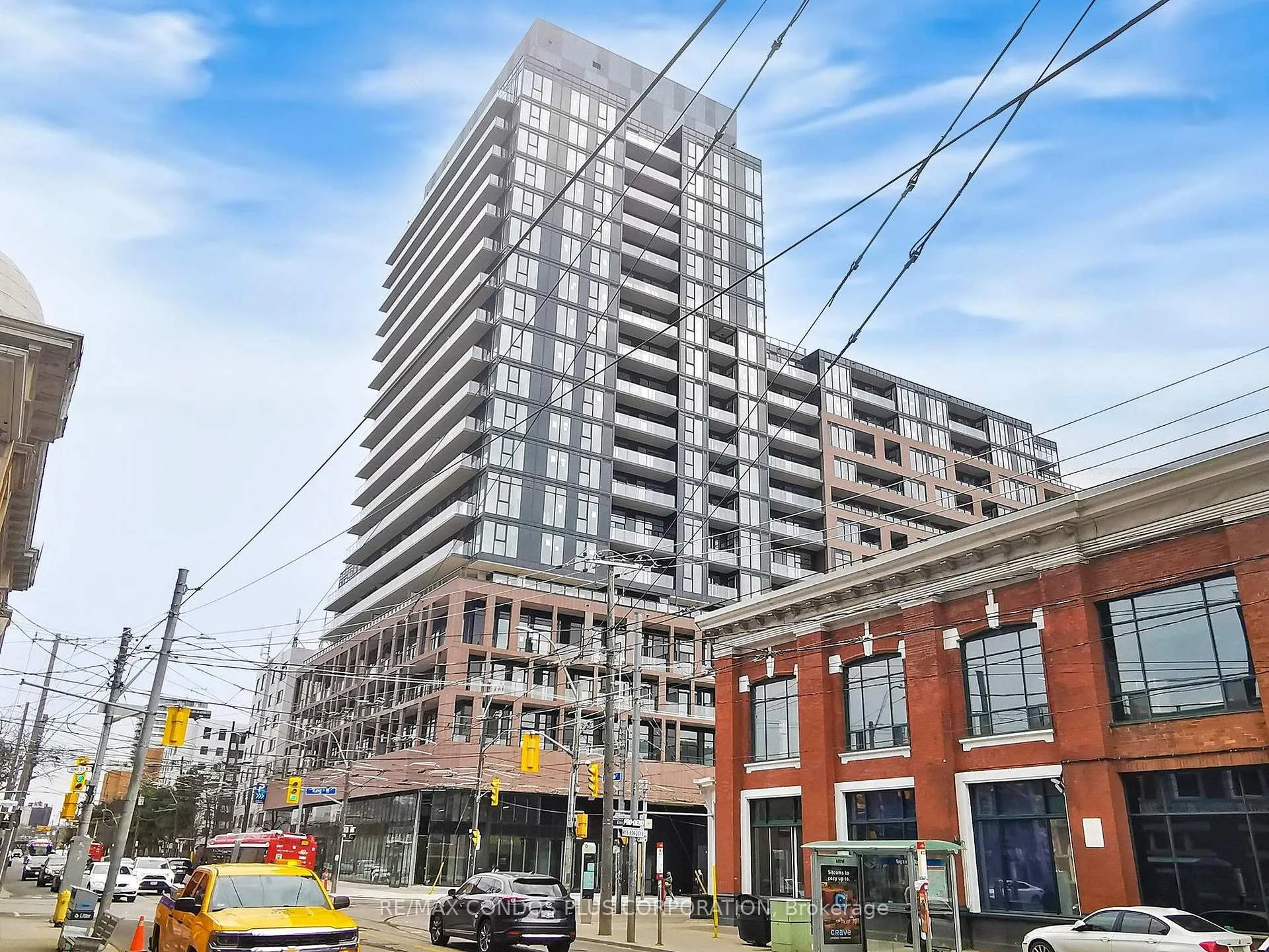 Front of Unit 319, 285 Dufferin Street