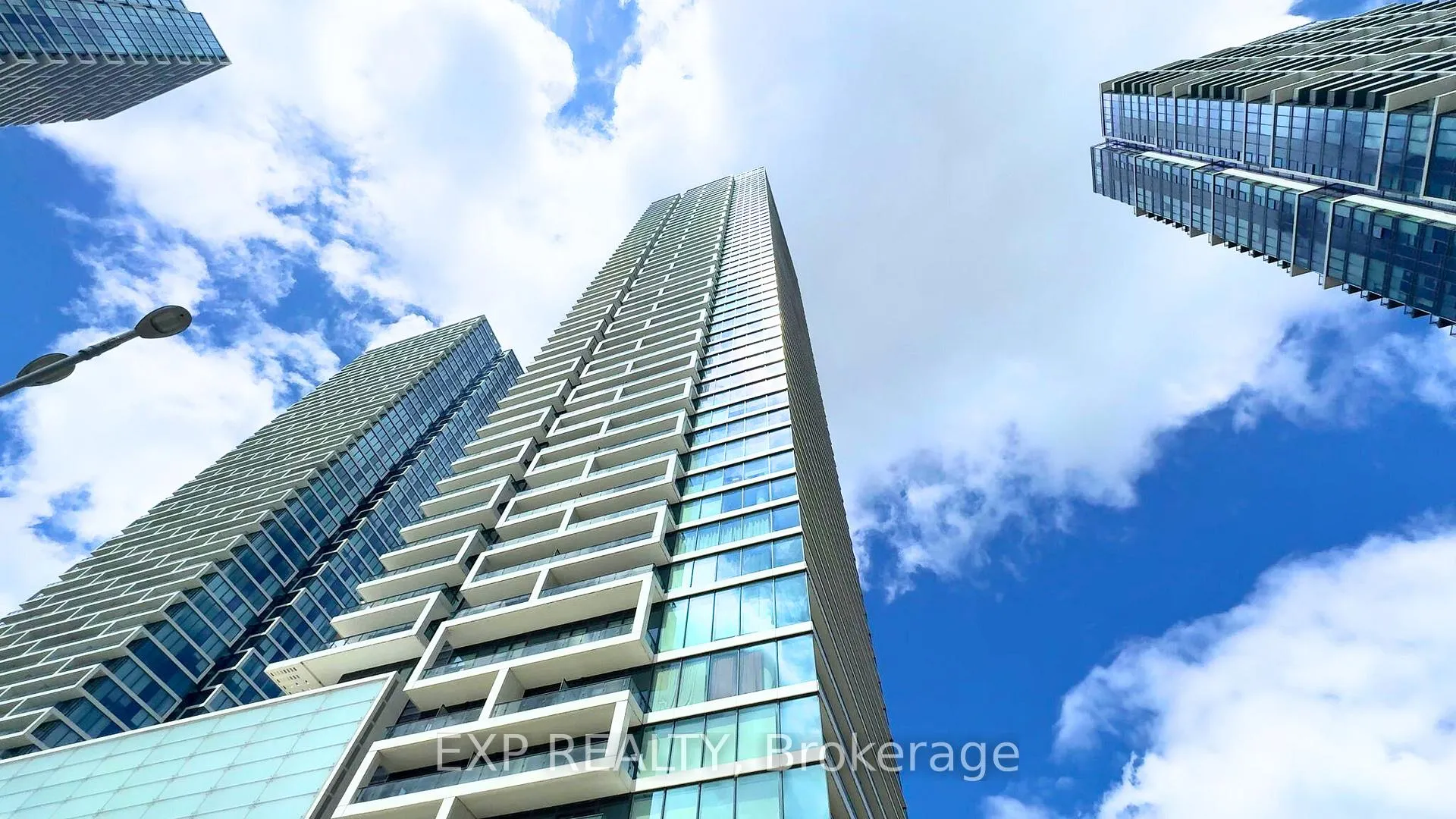 Front of Unit Unit 811, 950 Portage Parkway