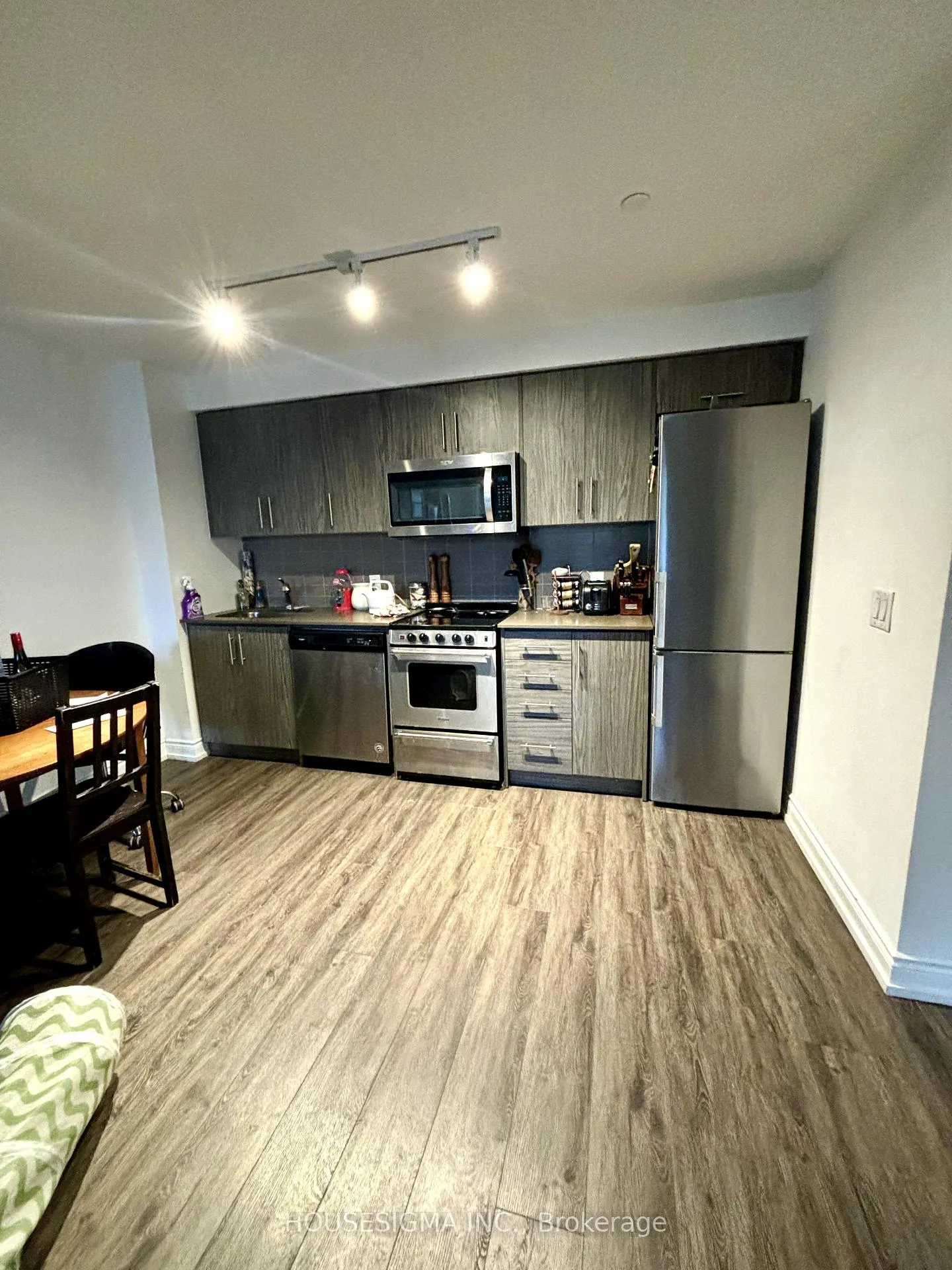 Photo 3 of Unit 223, 1700 Avenue Road, Toronto, Bedford Park-Nortown — HOMEH