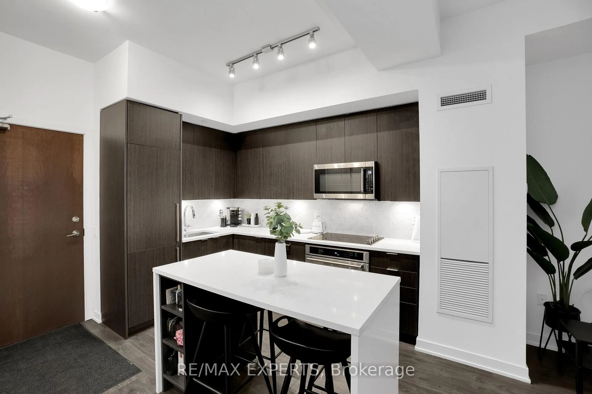 Photo 3 of Unit 118, 38 Iannuzzi Street, Toronto, Niagara — HOMEH