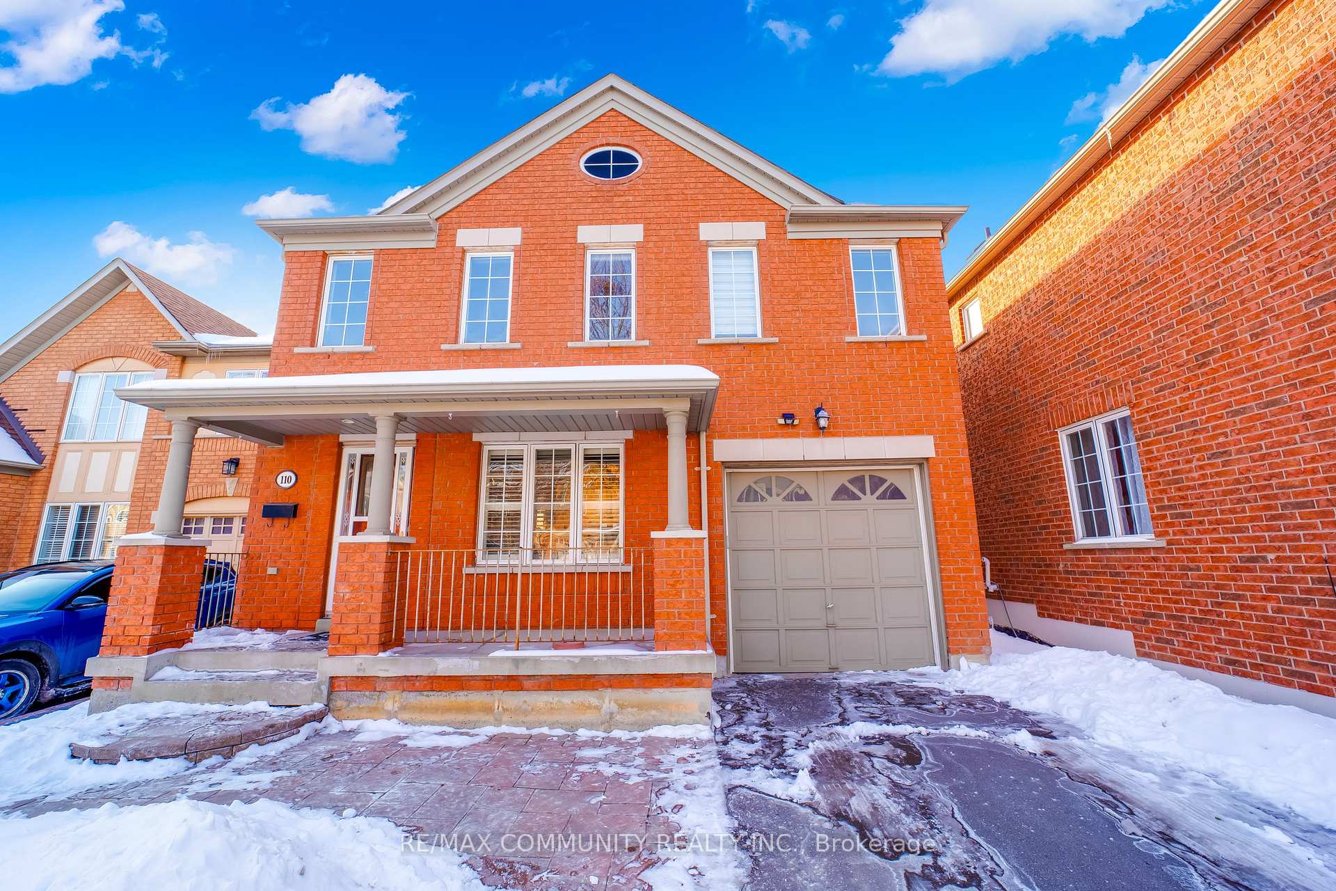 Photo 4 of 110 Mcsweeney Crescent, Ajax, Northwest Ajax — HOMEH