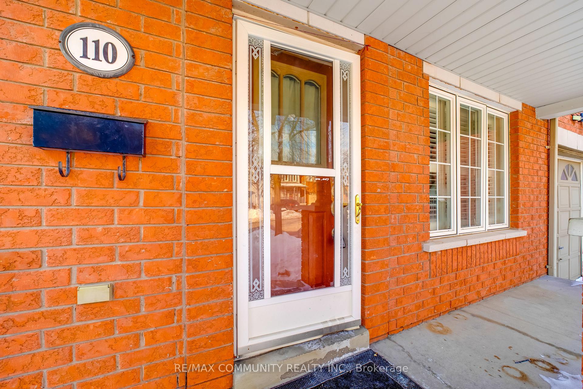 Photo 5 of 110 Mcsweeney Crescent, Ajax, Northwest Ajax — HOMEH