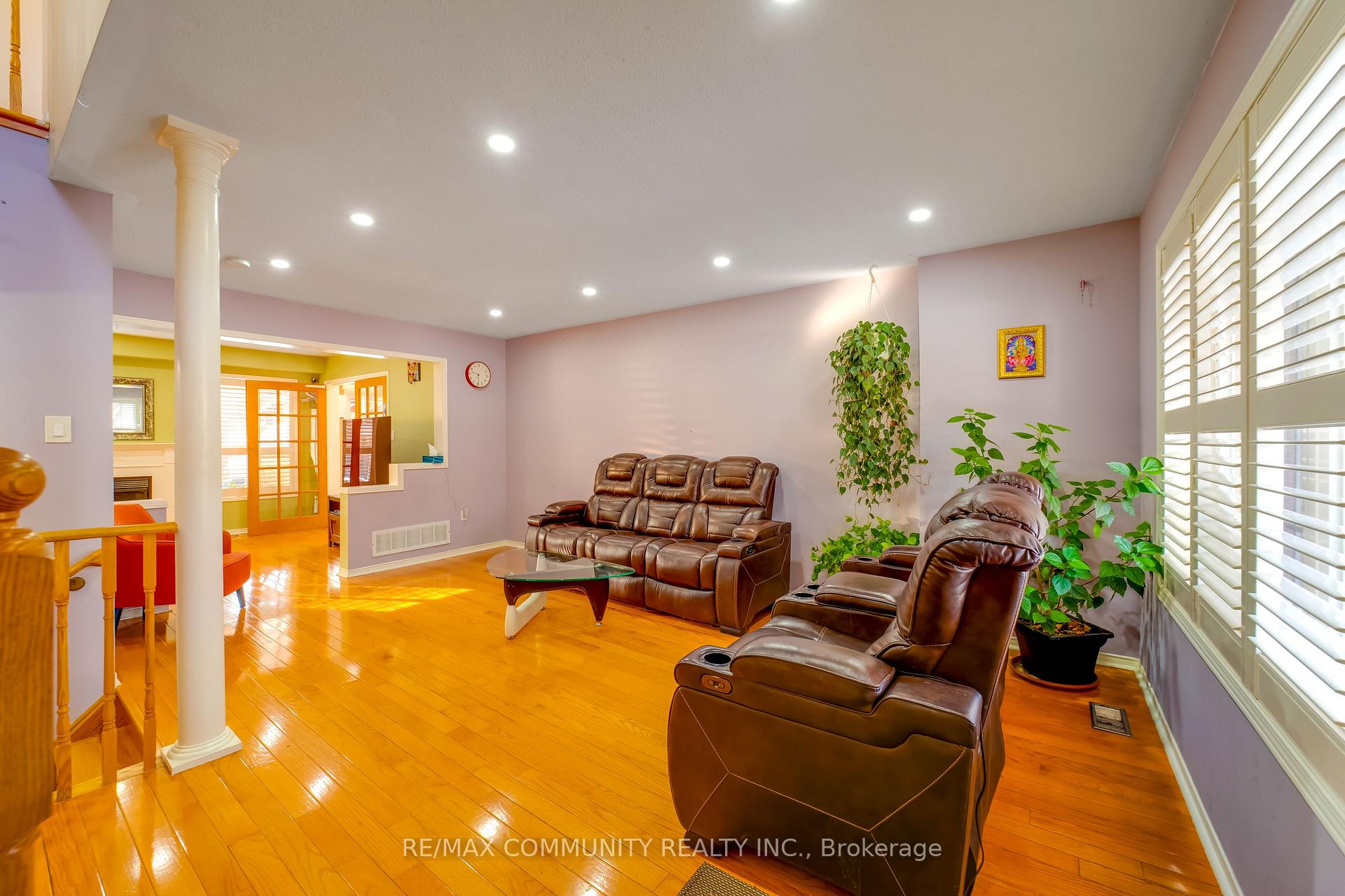 Photo 6 of 110 Mcsweeney Crescent, Ajax, Northwest Ajax — HOMEH