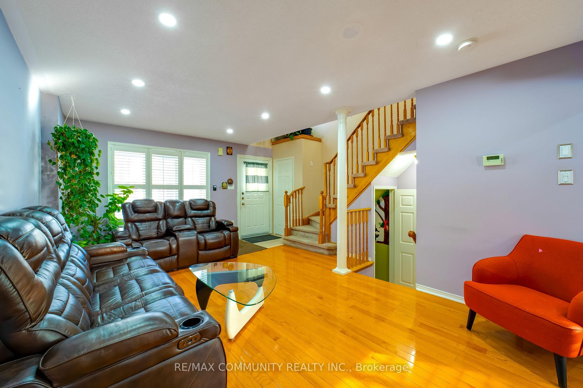 Photo 7 of 110 Mcsweeney Crescent, Ajax, Northwest Ajax — HOMEH