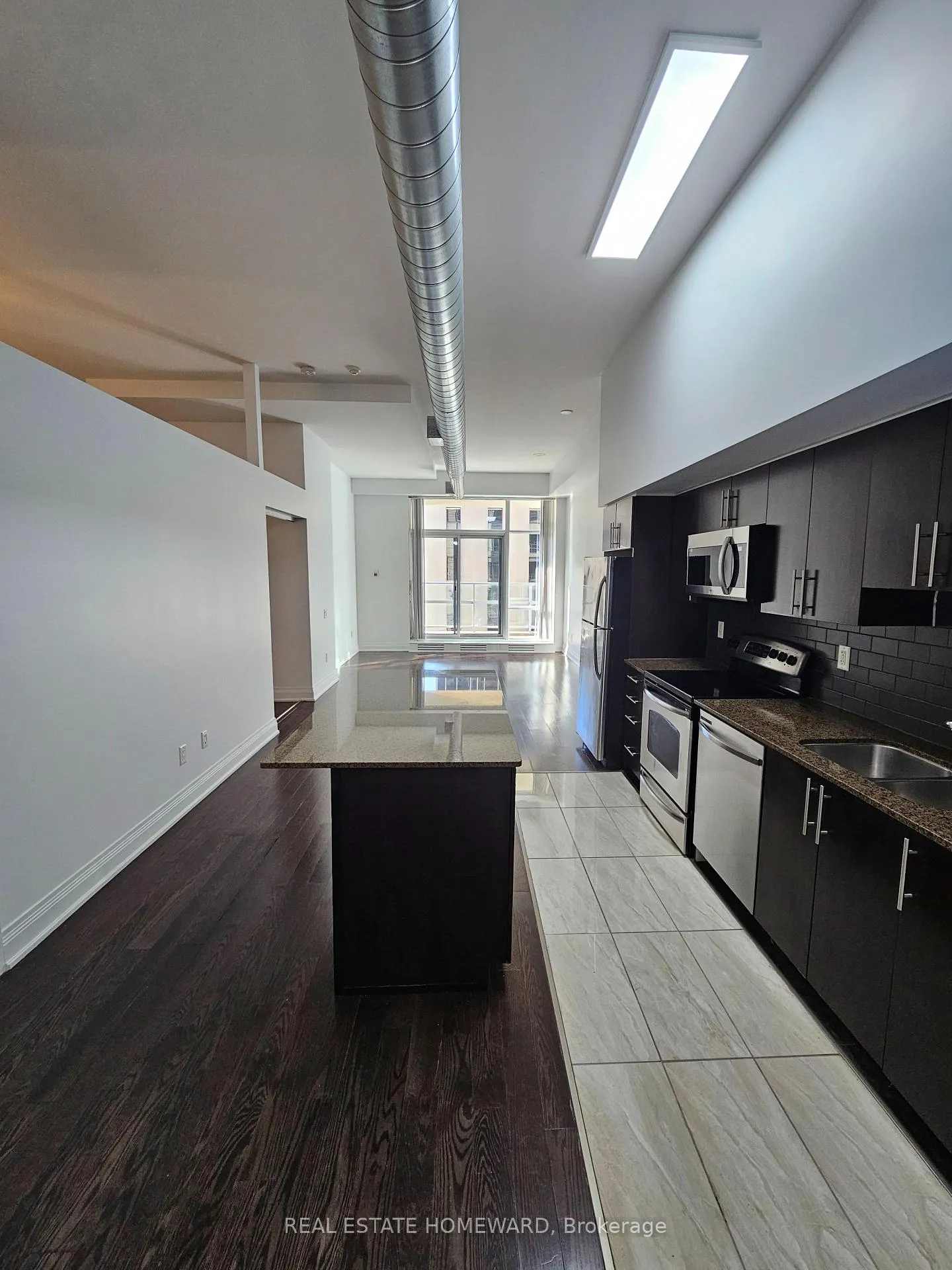 Photo 5 of Unit Loft #4, 2191 Yonge Street, Toronto, Mount Pleasant West — HOMEH