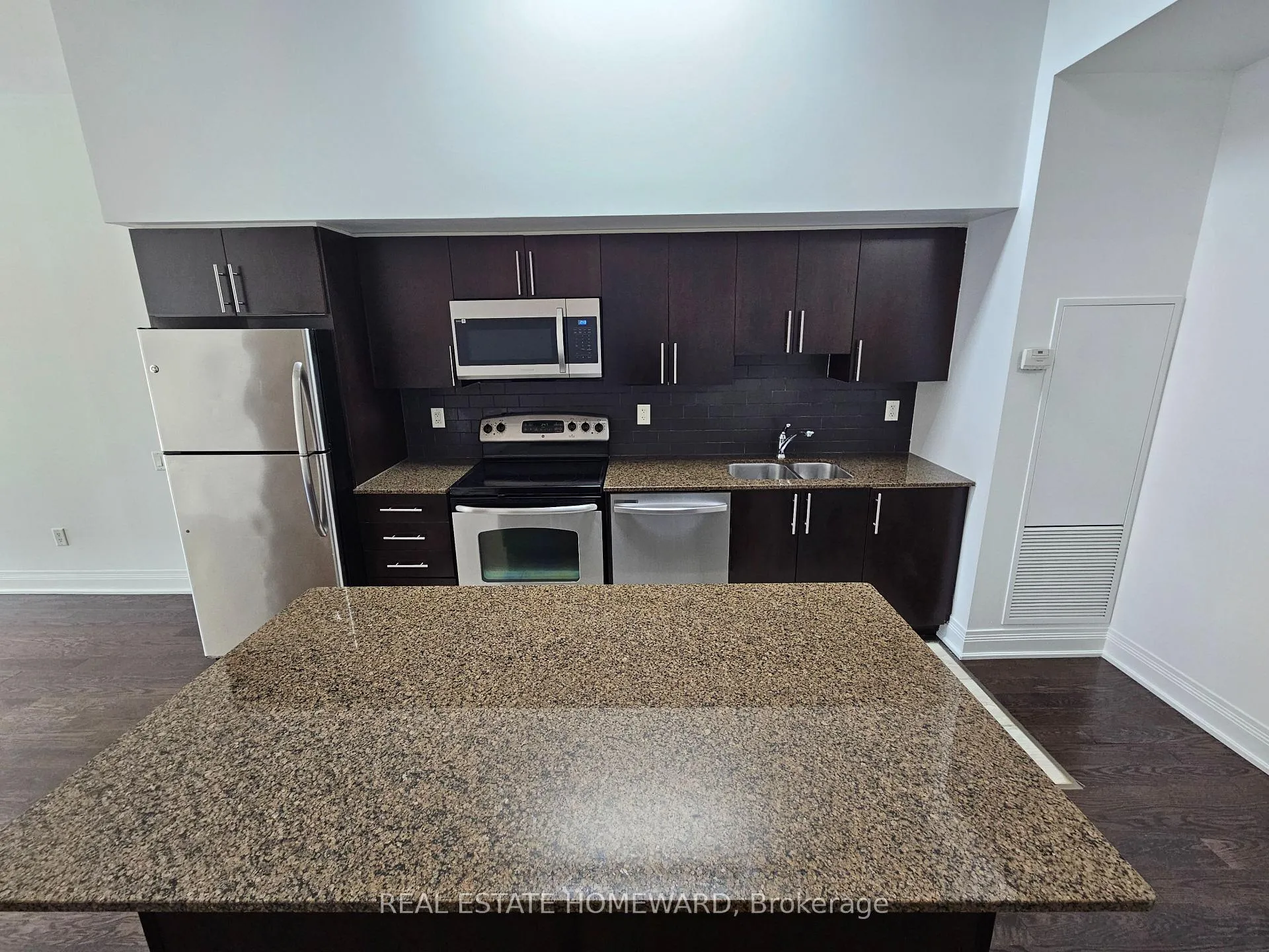 Photo 6 of Unit Loft #4, 2191 Yonge Street, Toronto, Mount Pleasant West — HOMEH