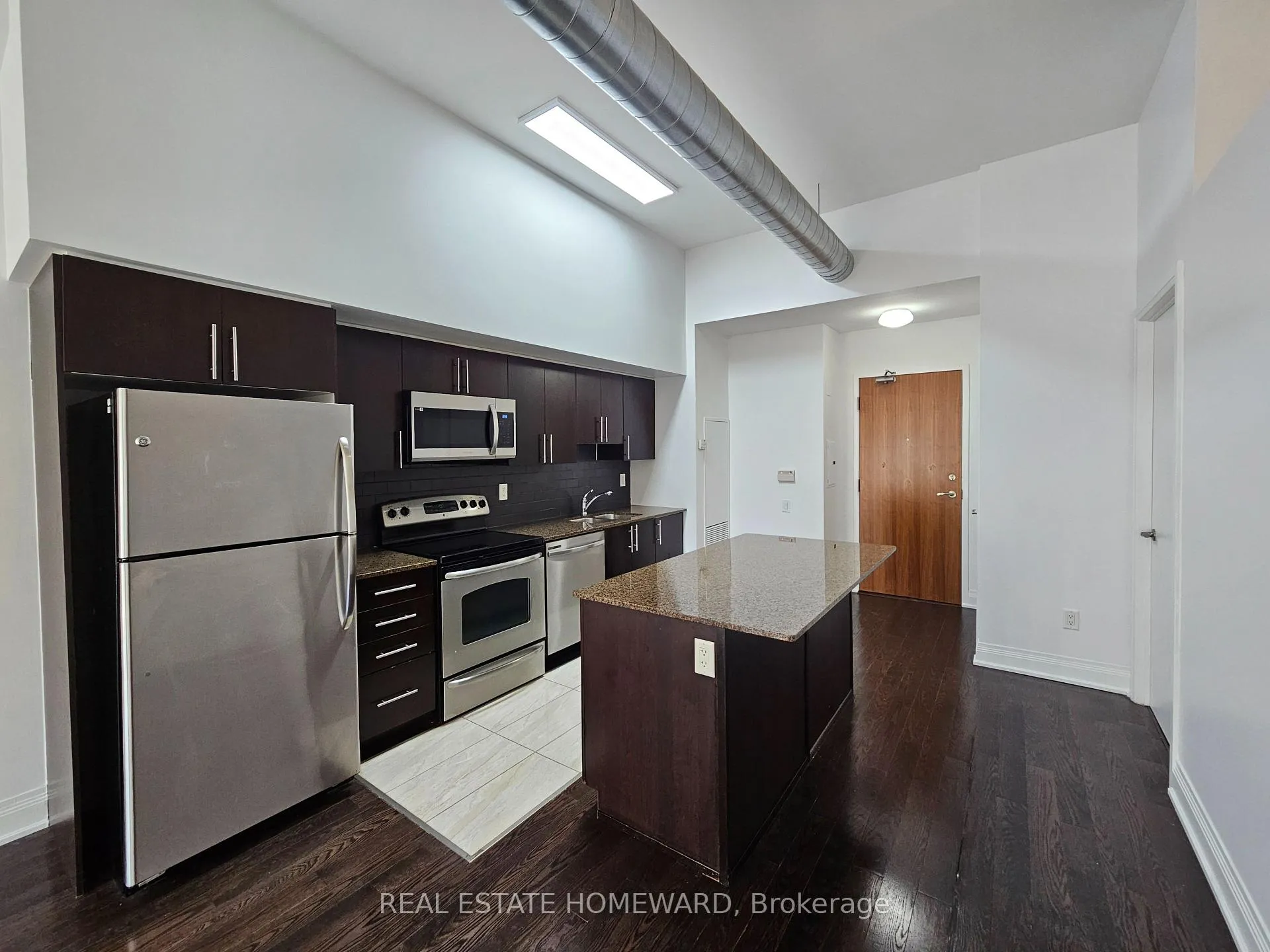 Photo 8 of Unit Loft #4, 2191 Yonge Street, Toronto, Mount Pleasant West — HOMEH