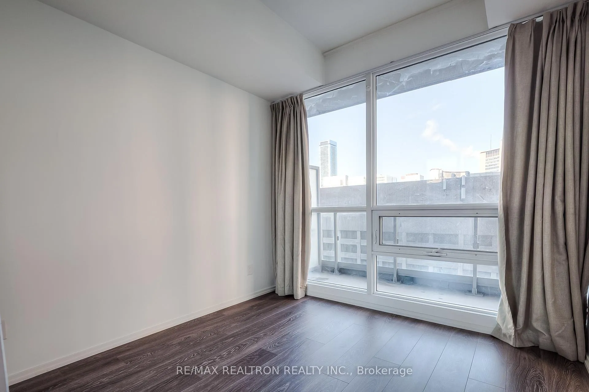 Photo 11 of Unit 1416, 70 Temperance Street, Toronto, Bay Street Corridor — HOMEH