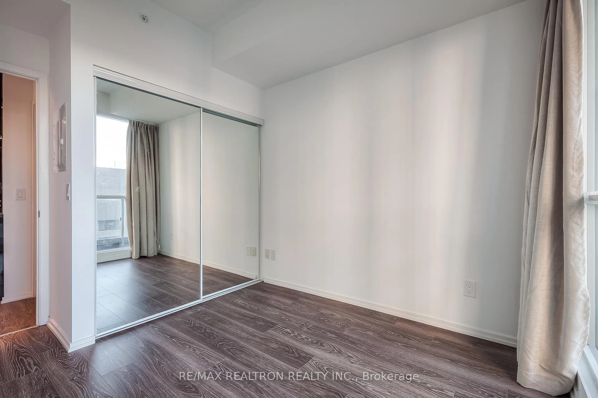 Photo 12 of Unit 1416, 70 Temperance Street, Toronto, Bay Street Corridor — HOMEH