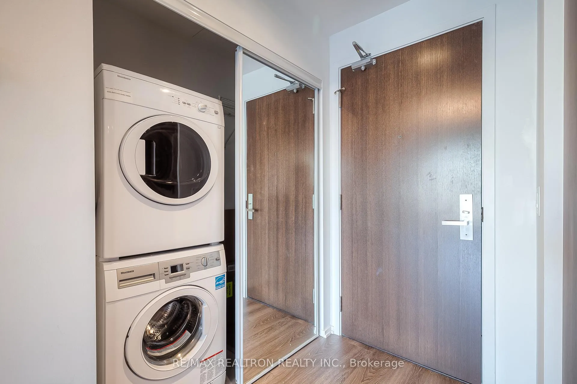 Photo 15 of Unit 1416, 70 Temperance Street, Toronto, Bay Street Corridor — HOMEH