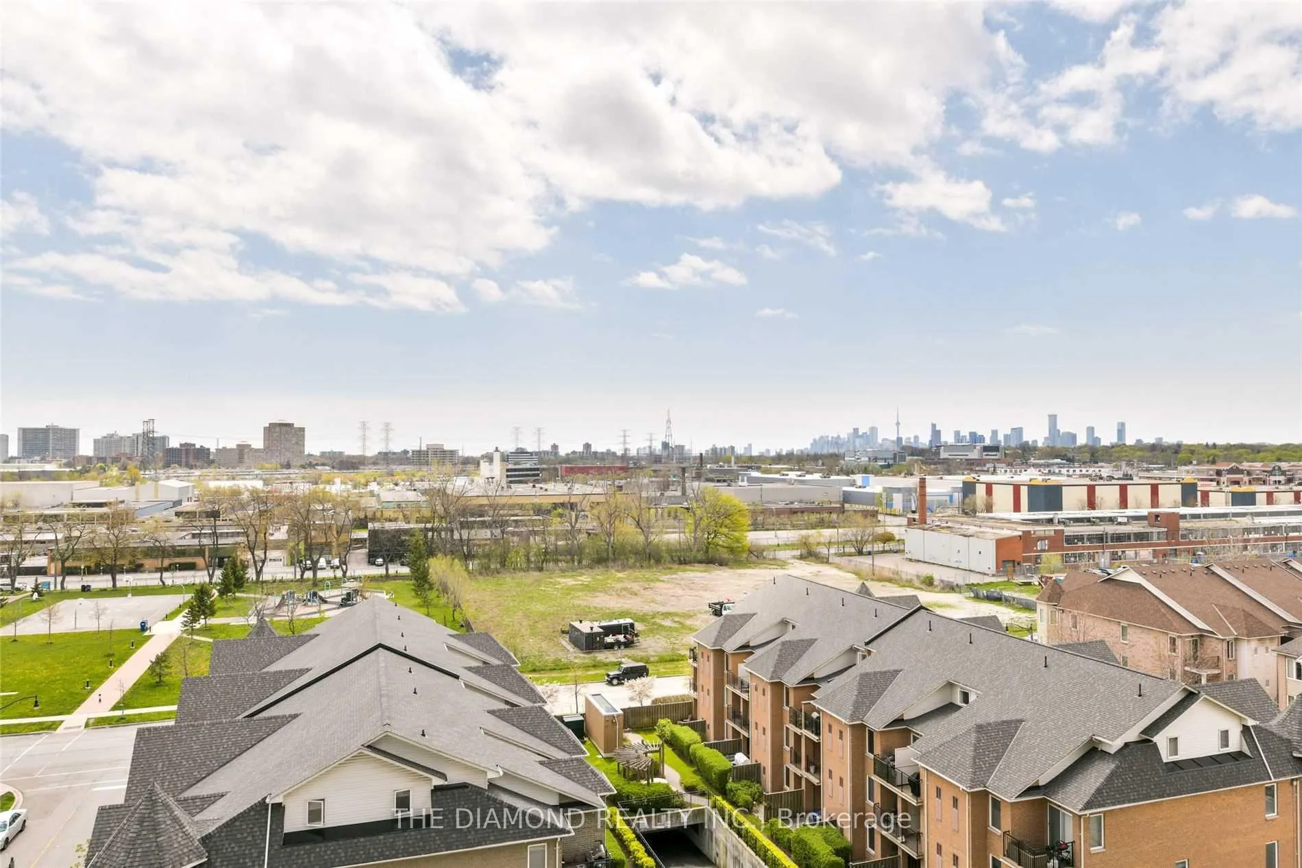 Photo 16 of Unit 826, 35 Brian Peck Crescent, Toronto, Thorncliffe Park — HOMEH