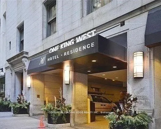Front of Unit 1202, 1 King Street W