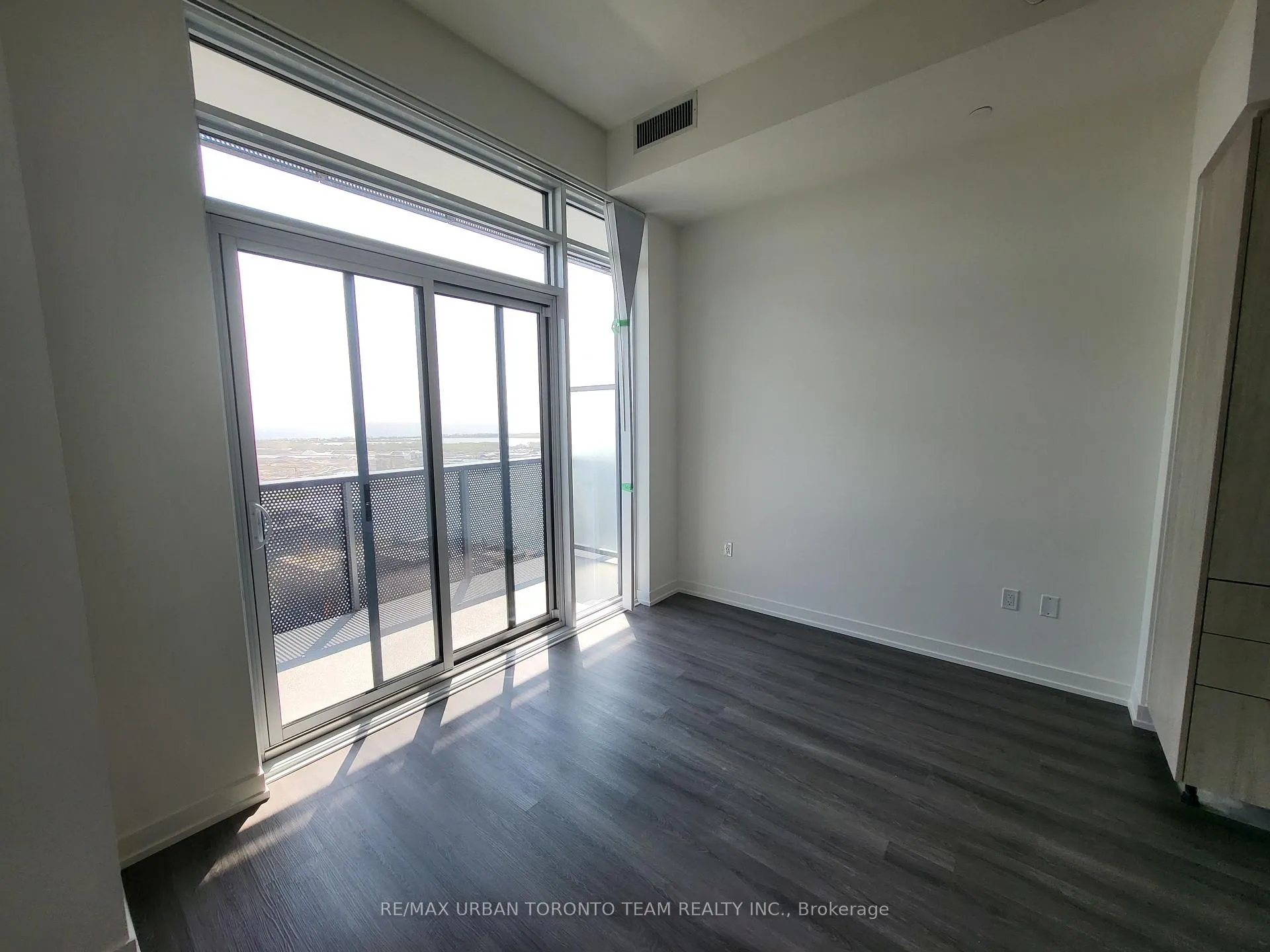 Photo 8 of Unit 5803, 138 Downes Street, Toronto, Waterfront Communities — HOMEH