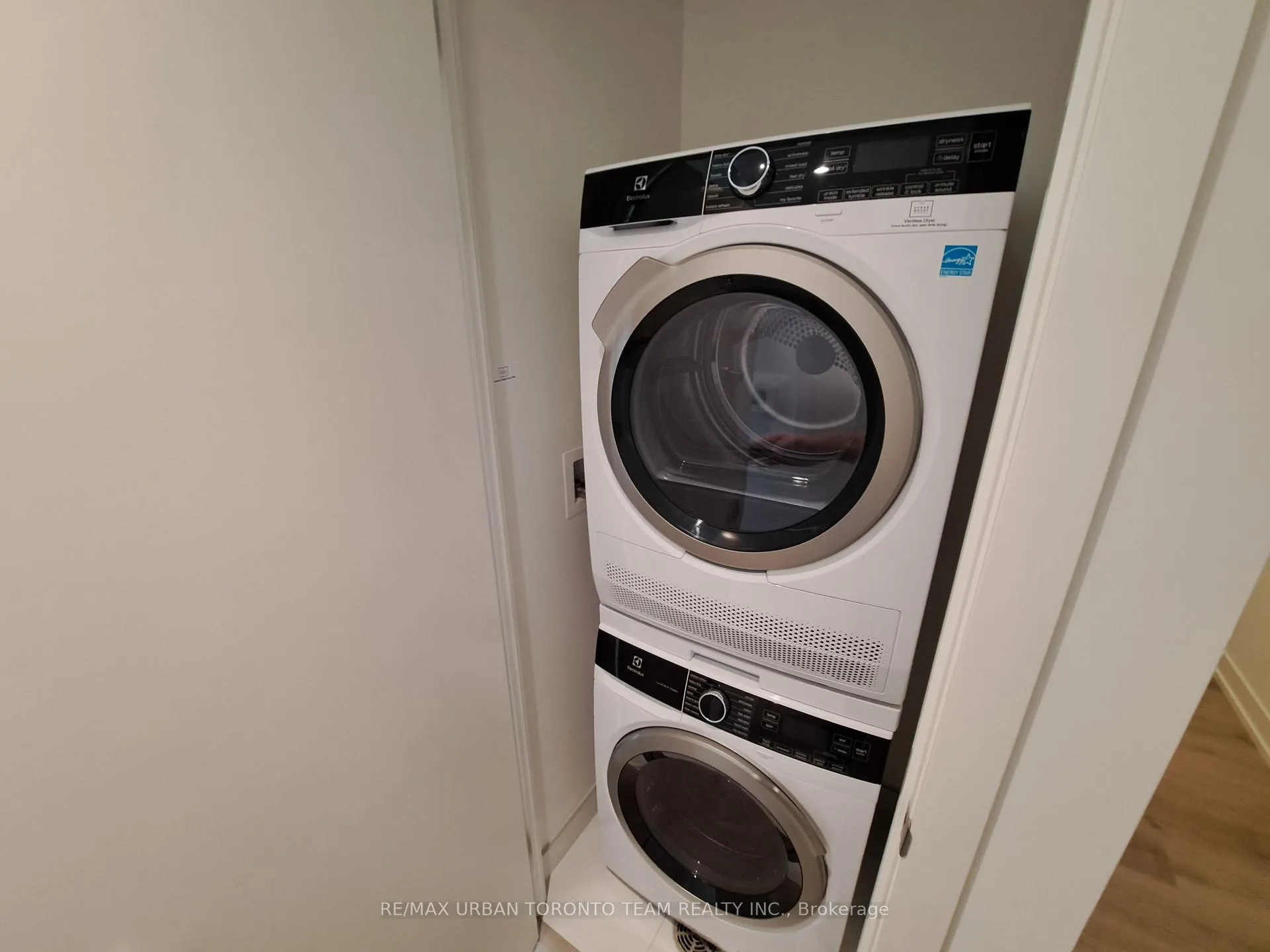 Photo 17 of Unit 5803, 138 Downes Street, Toronto, Waterfront Communities — HOMEH