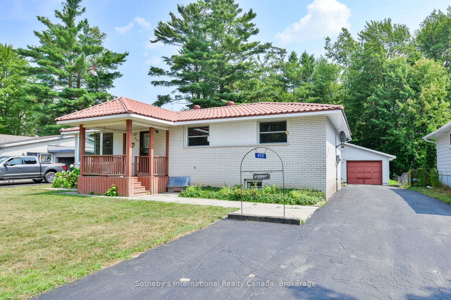 Photo 3 of 455 Fairview Drive, Gravenhurst, Muskoka (S) — HOMEH