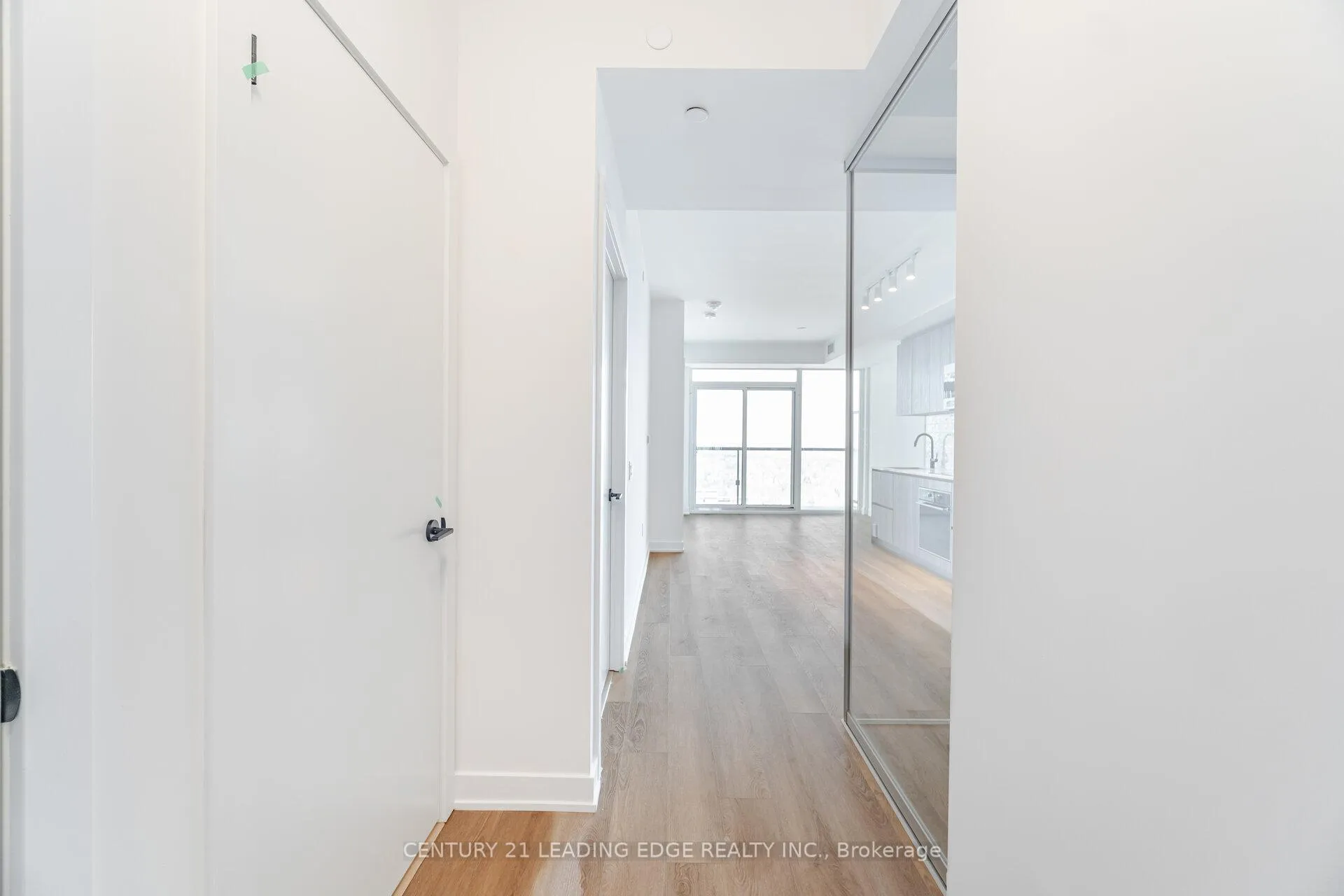 Photo 5 of Unit 3107, 117 Broadway Avenue, Toronto, Mount Pleasant West — HOMEH