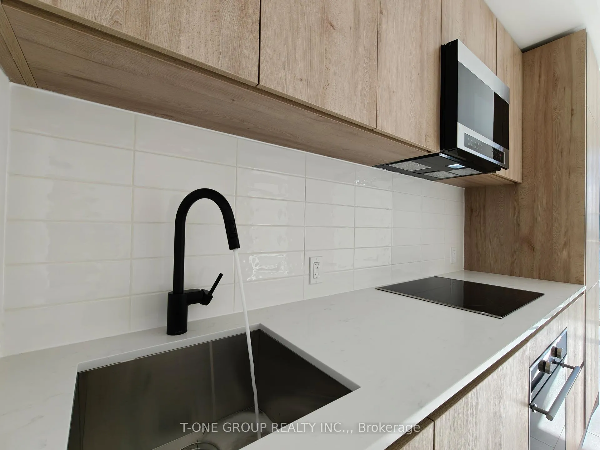 Photo 8 of Unit 2001, 127 Broadway Avenue, Toronto, Mount Pleasant West — HOMEH