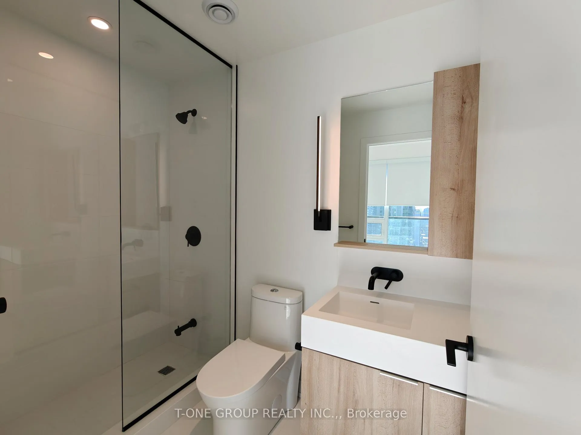 Photo 9 of Unit 2001, 127 Broadway Avenue, Toronto, Mount Pleasant West — HOMEH