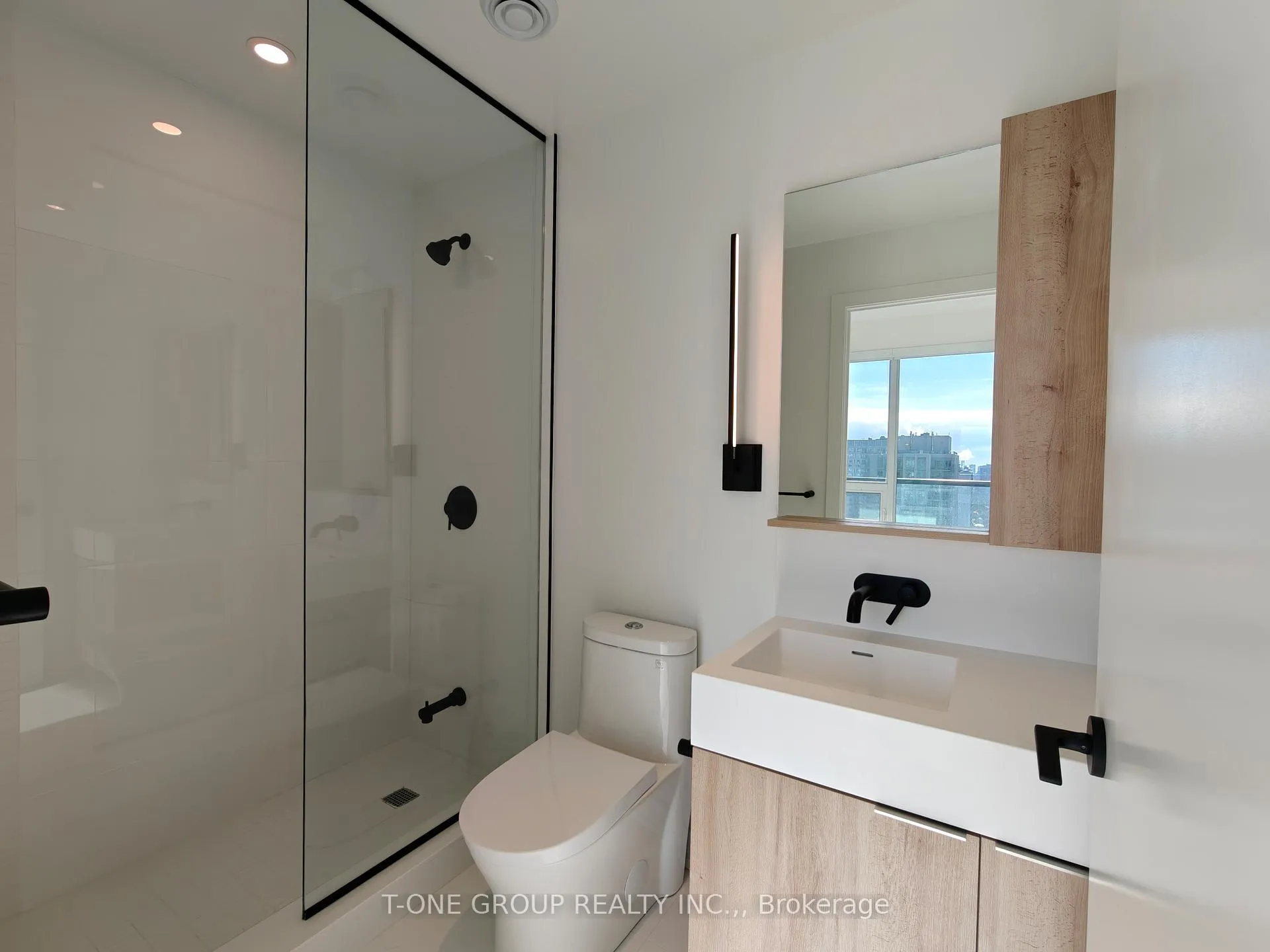 Photo 10 of Unit 2001, 127 Broadway Avenue, Toronto, Mount Pleasant West — HOMEH