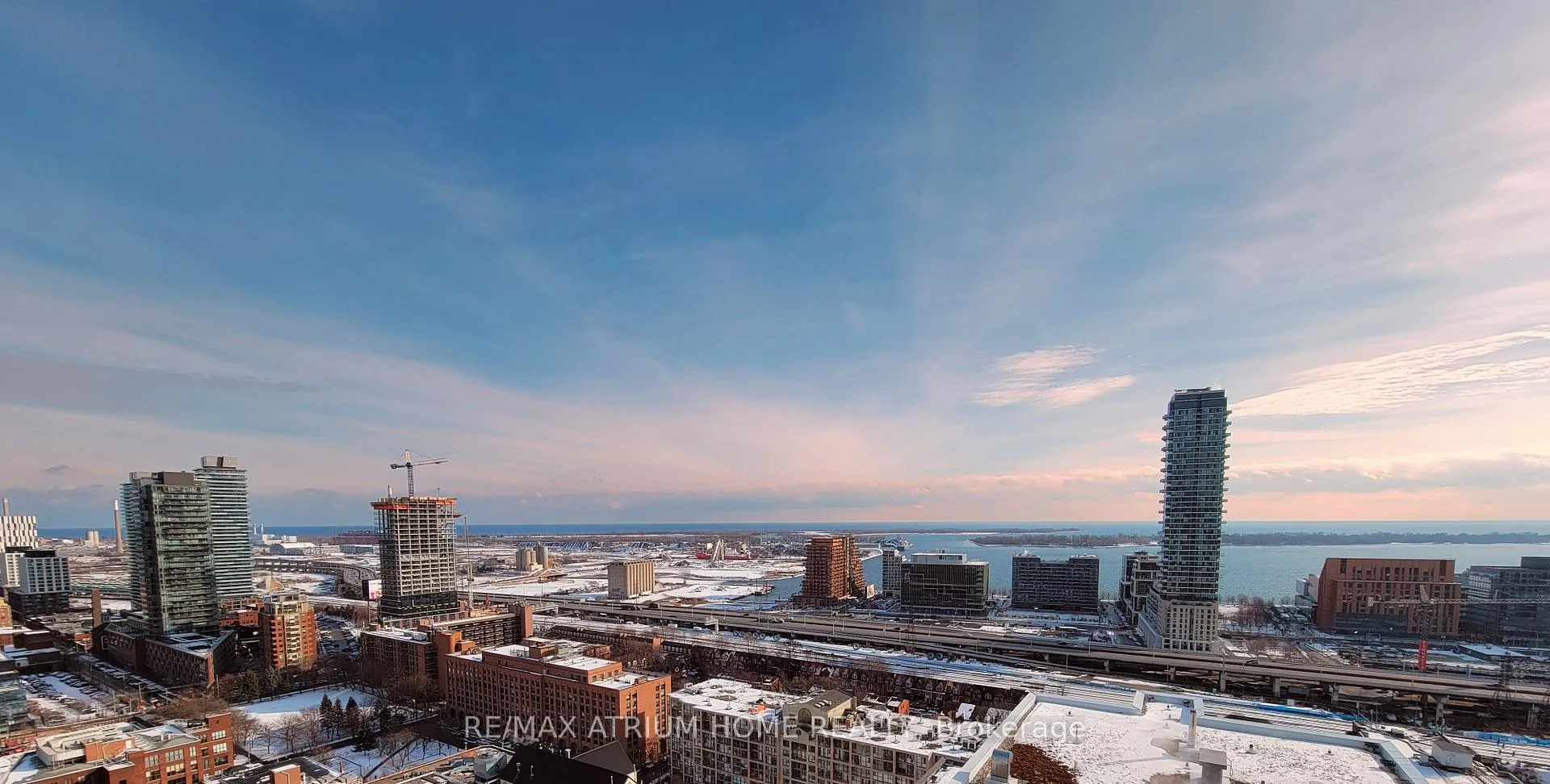 Photo 2 of Unit 2508E, 70 Princess Street, Toronto, Waterfront Communities — HOMEH