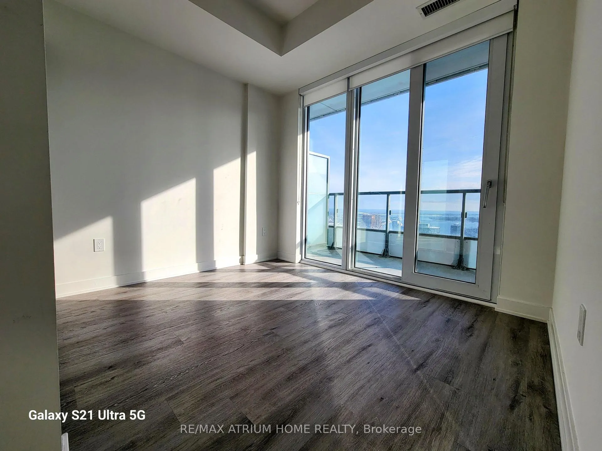 Photo 7 of Unit 2508E, 70 Princess Street, Toronto, Waterfront Communities — HOMEH