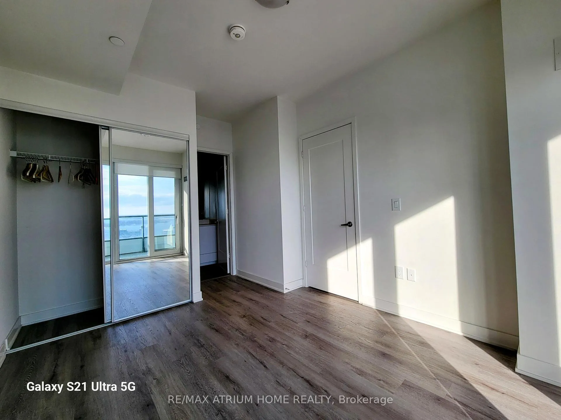 Photo 8 of Unit 2508E, 70 Princess Street, Toronto, Waterfront Communities — HOMEH