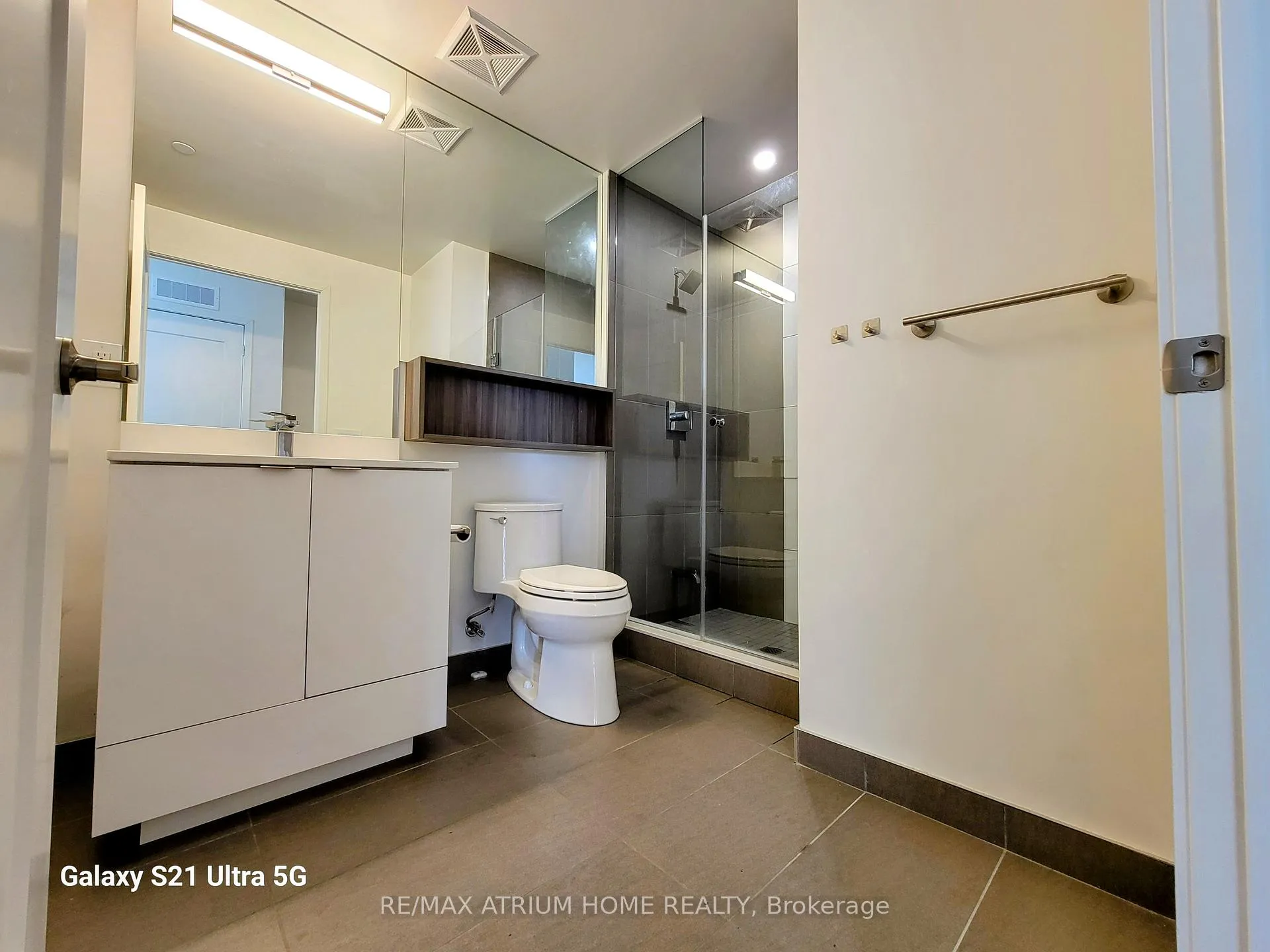 Photo 11 of Unit 2508E, 70 Princess Street, Toronto, Waterfront Communities — HOMEH