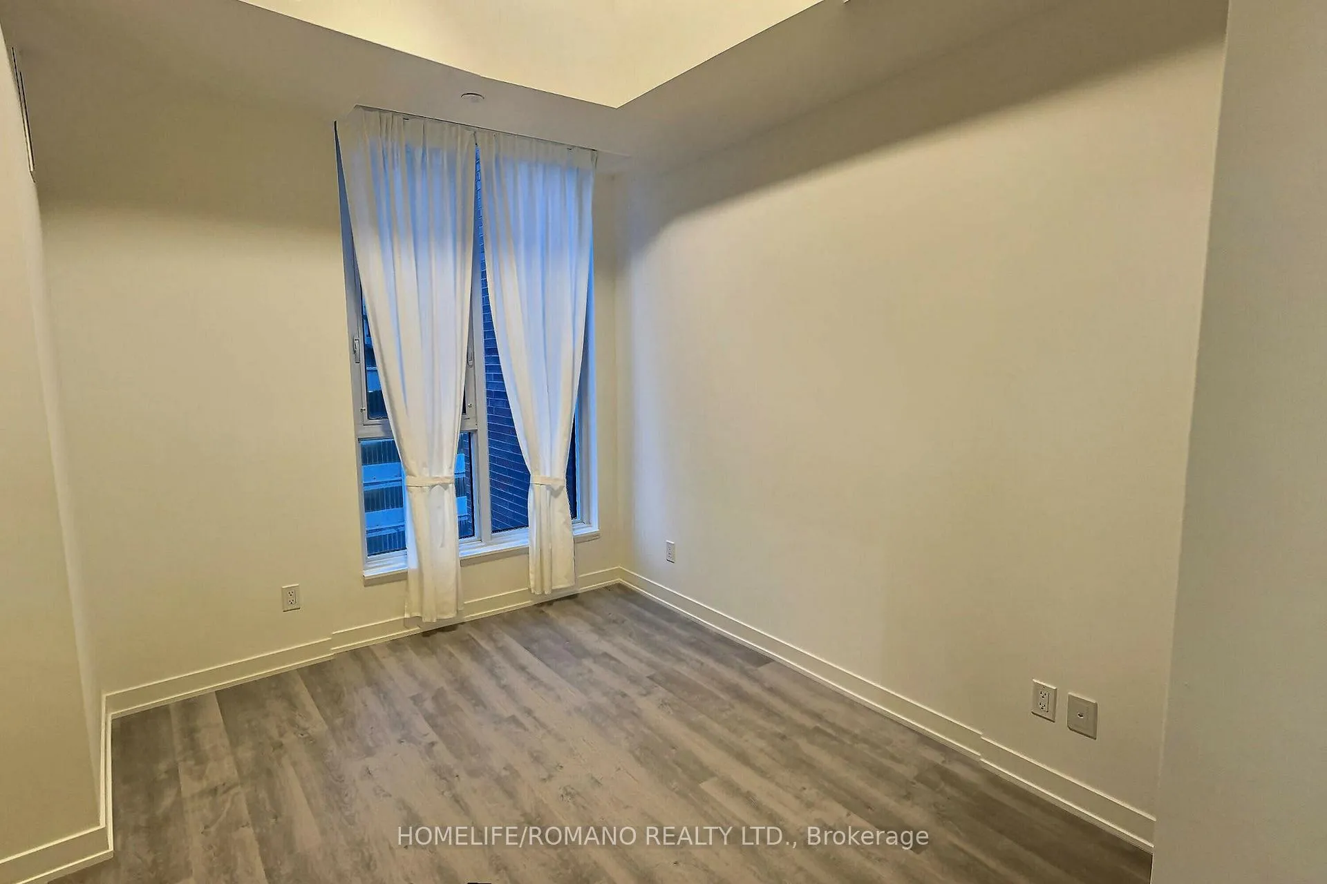 Photo 4 of Unit 916, 38 Simcoe Promenade, Markham, Unionville — HOMEH