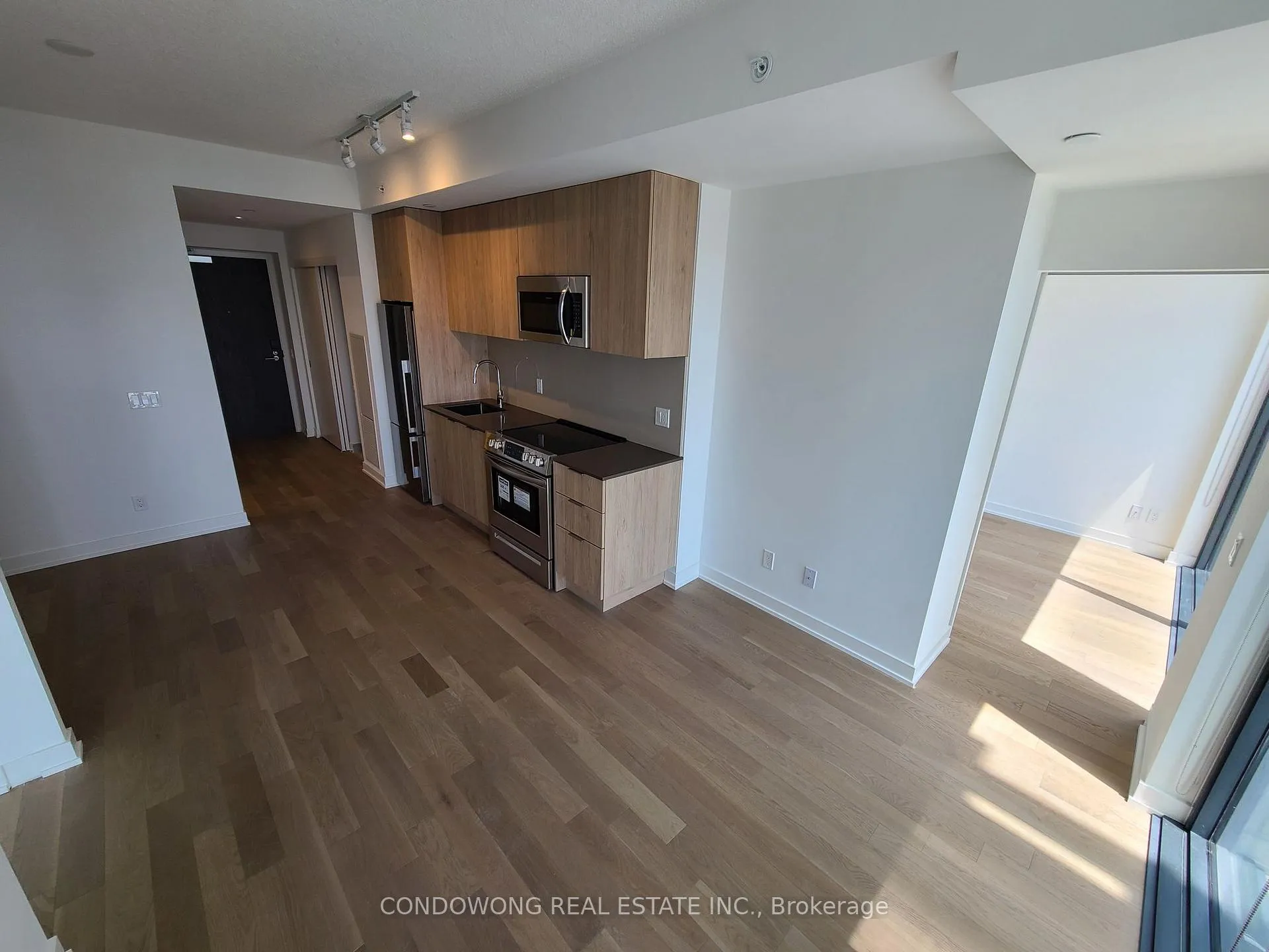 Photo 2 of Unit 2708, 25 Richmond Street E, Toronto, Church-Yonge Corridor — HOMEH