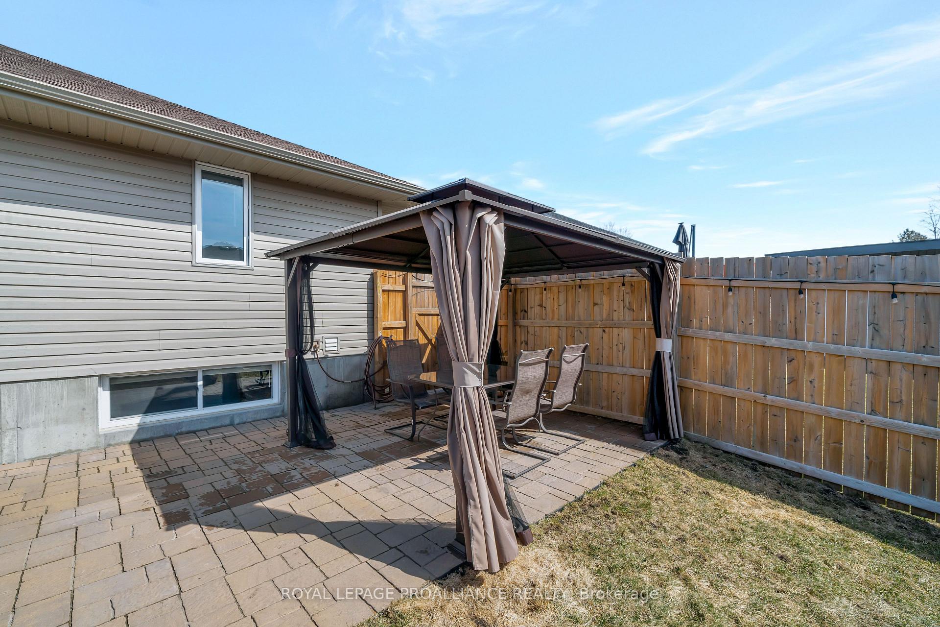 Photo 46 of 62 Lambert Drive, Belleville, Belleville Ward — HOMEH